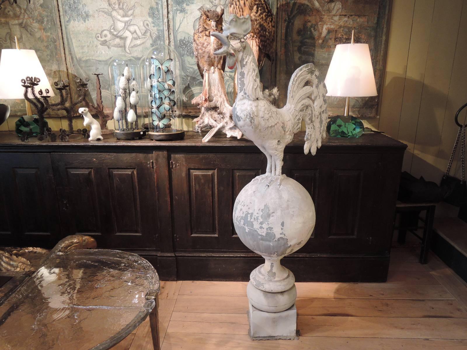 Rare and tall rooster finial,
in Zinc, France, circa 1900.
Traces of old white painting,
amazing size.