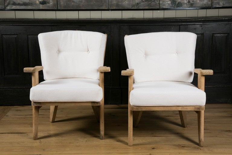 All clear oak pair of armchairs withcomb's shape back.  Small version of the 
