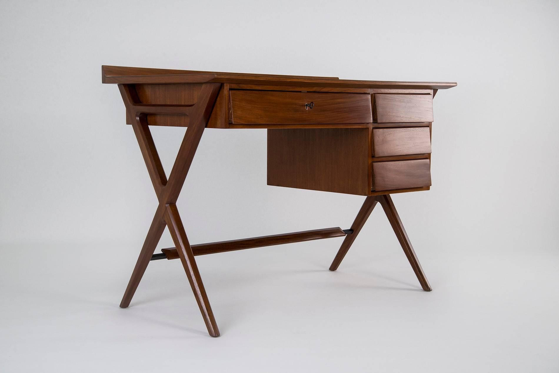 Mid-Century Modern Pair of Impressive Mahogany Desks, Italy, 1950s