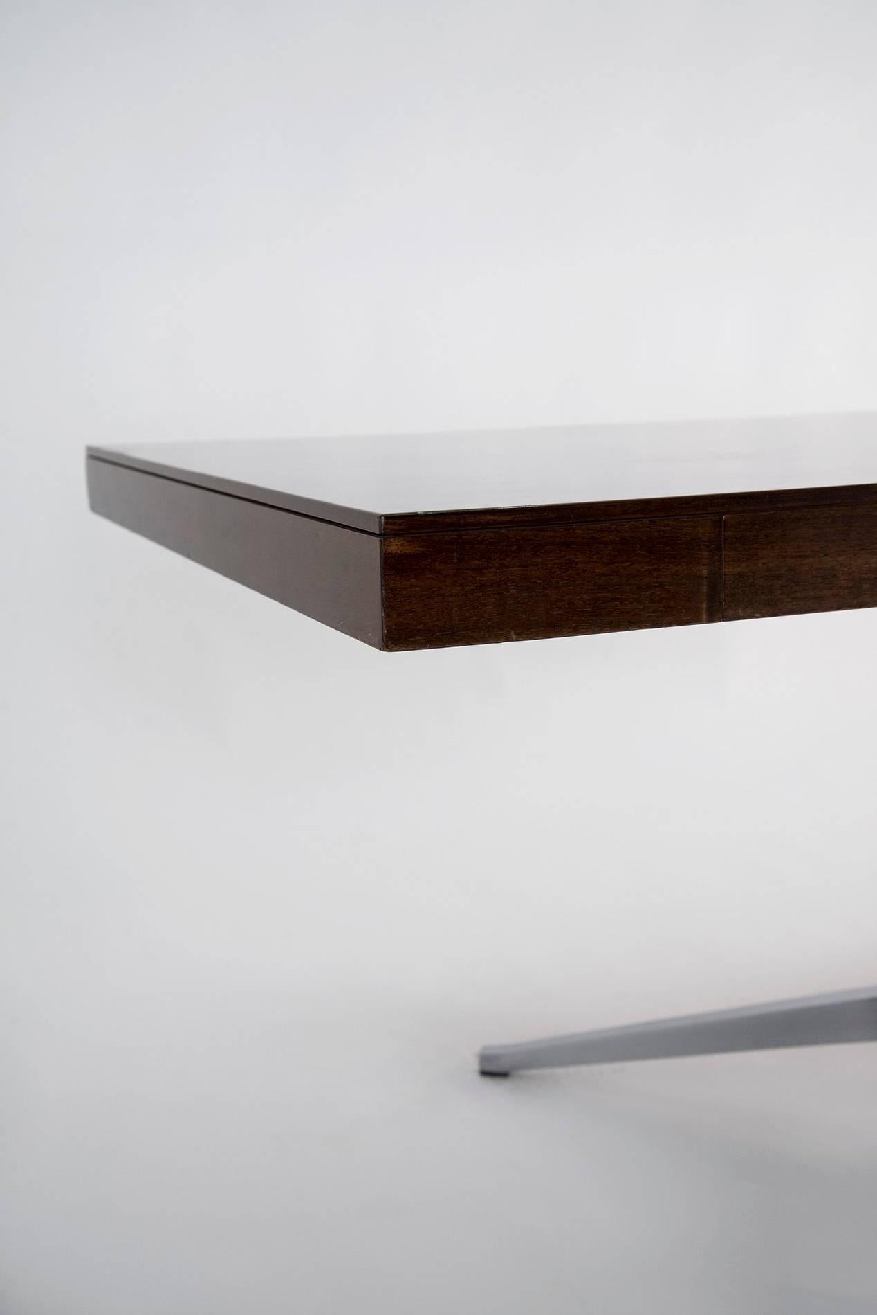 Florence Knoll Walnut Executive Desk for Knoll, 1961 In Good Condition In Milan, IT
