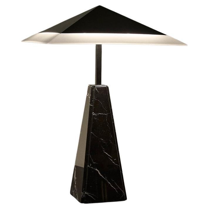 Lampada da tavolo 'Abat Jour' disegnata da Cini Boeri per Arteluce, poi Tronconi