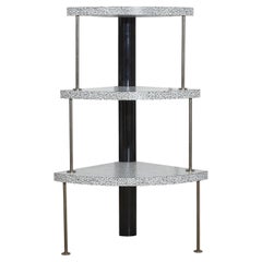 Angoliera Cantone a tre ripiani, Ettore Sottsass per Zanotta, 1981