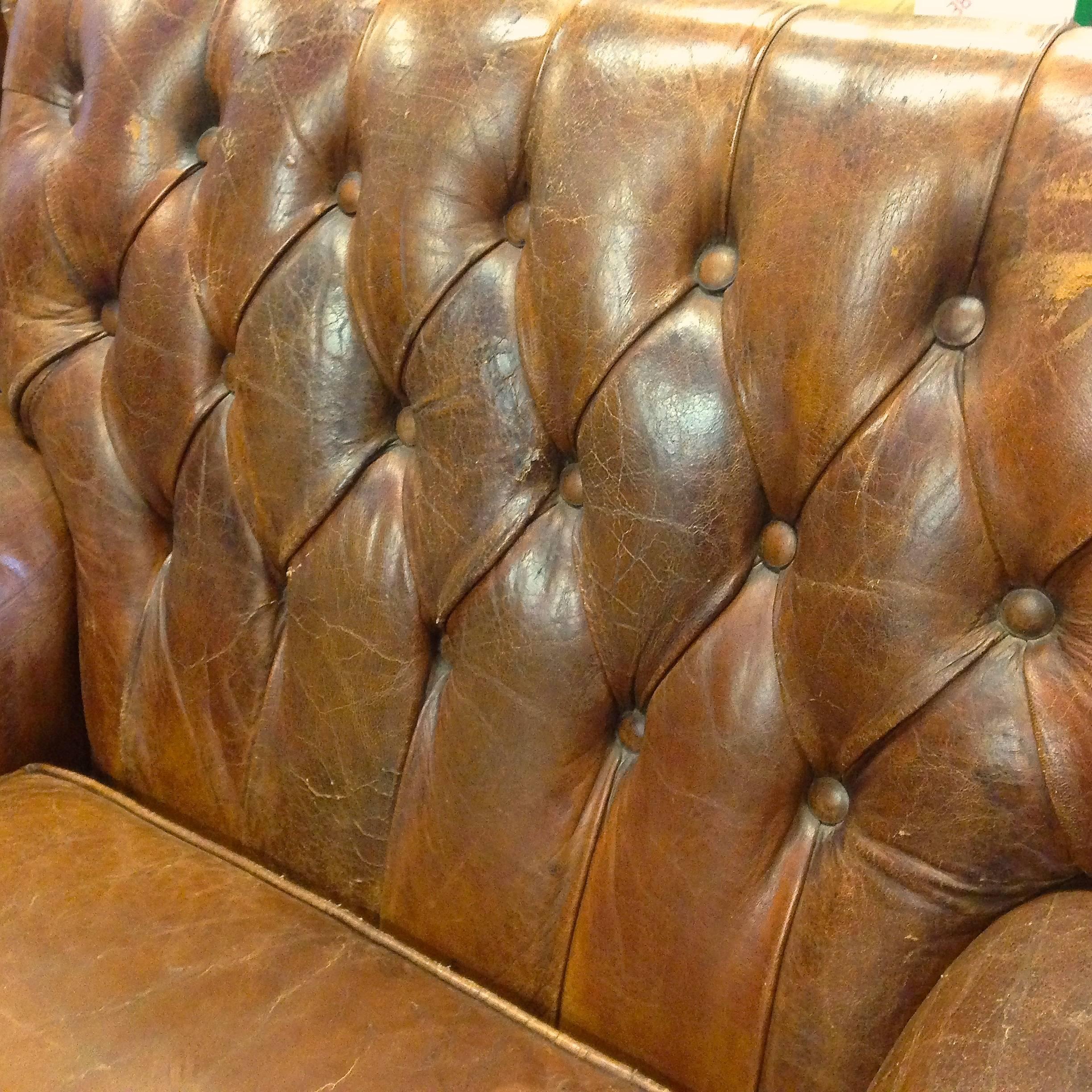 Pair of Original 1920s French Art Deco Button Tufted Leather Club Chairs For Sale 6