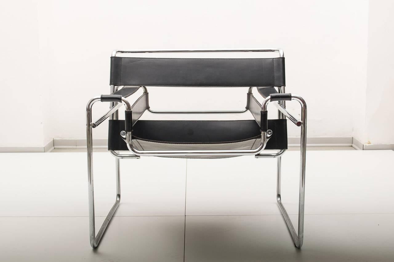 Pair of Armchairs Wassily by Marcel Breuer for Gavina In Excellent Condition In Milan, IT