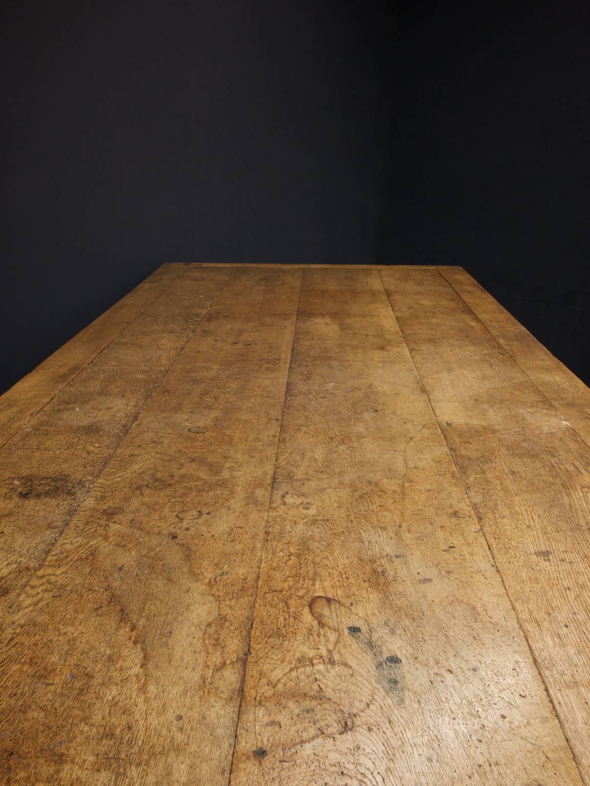 Oak Refectory Table In Good Condition In Llandudno, Conwy
