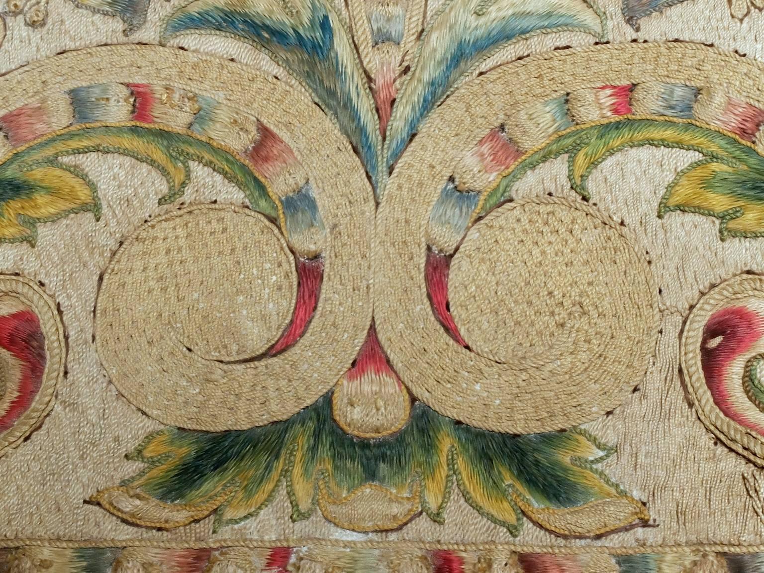 Superb 17th century, Italian valance.

Canvas ground and silk threads, inlaid and couched stitch and needle painting.

Incredible unbleached condition, slight wear to some threads.