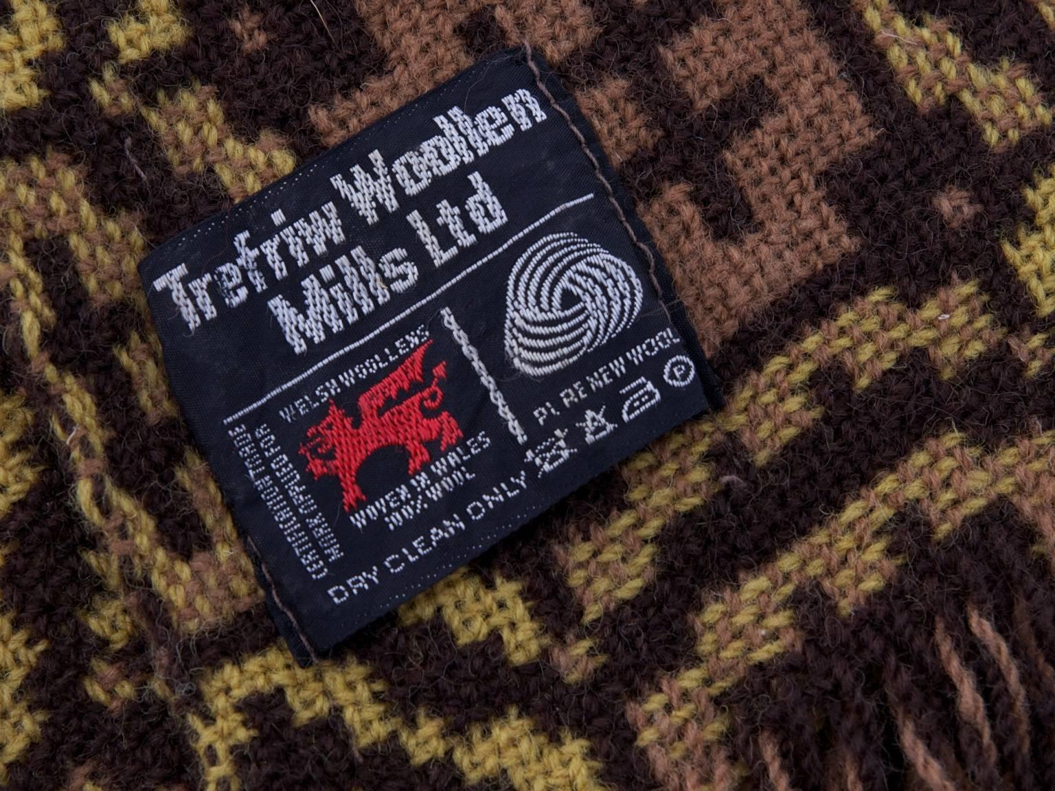 Pair of Welsh Trefriw Blankets In Good Condition For Sale In Llandudno, Conwy