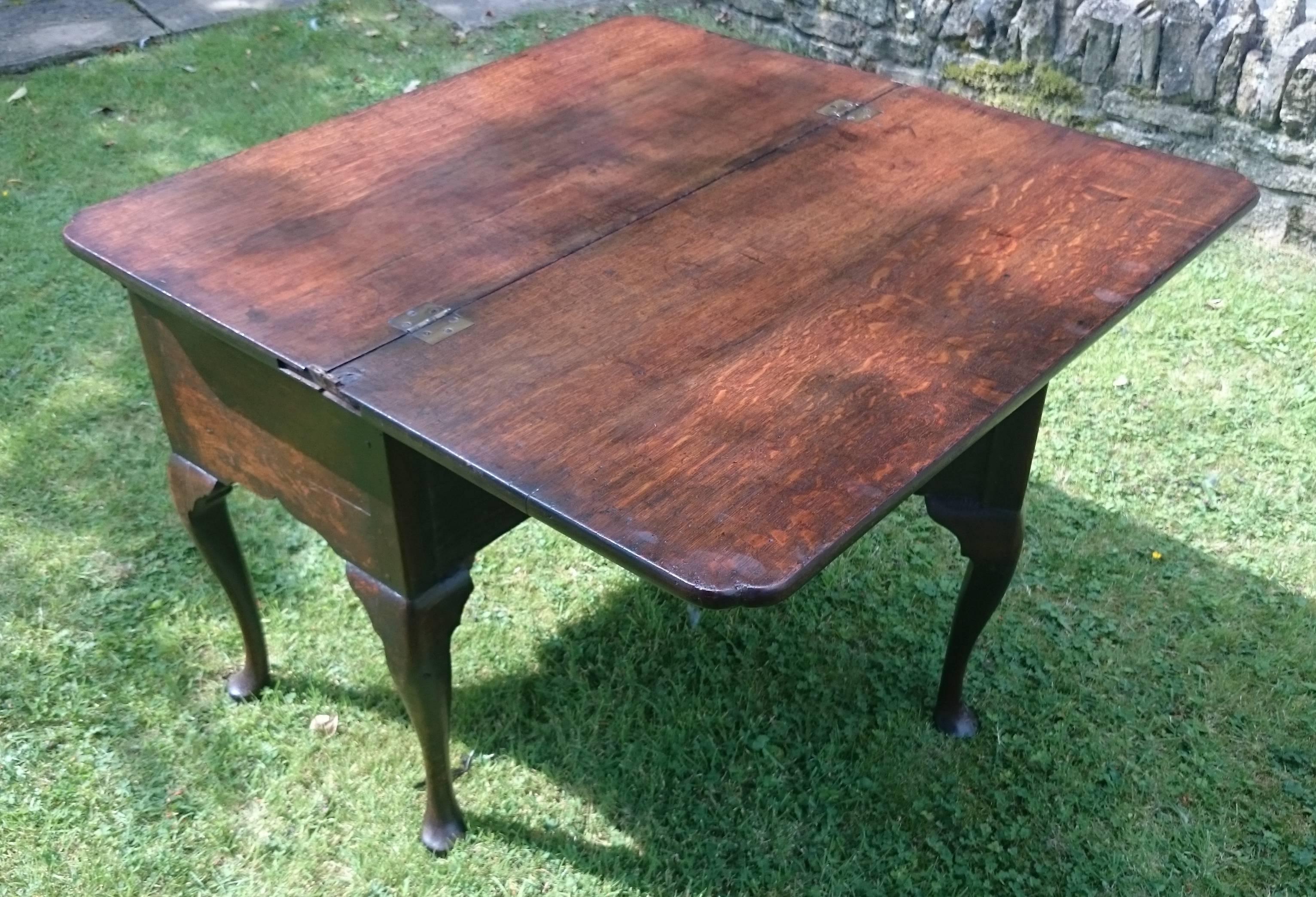 George II Mid-18th Century Oak Side Table/Tea Table For Sale 5