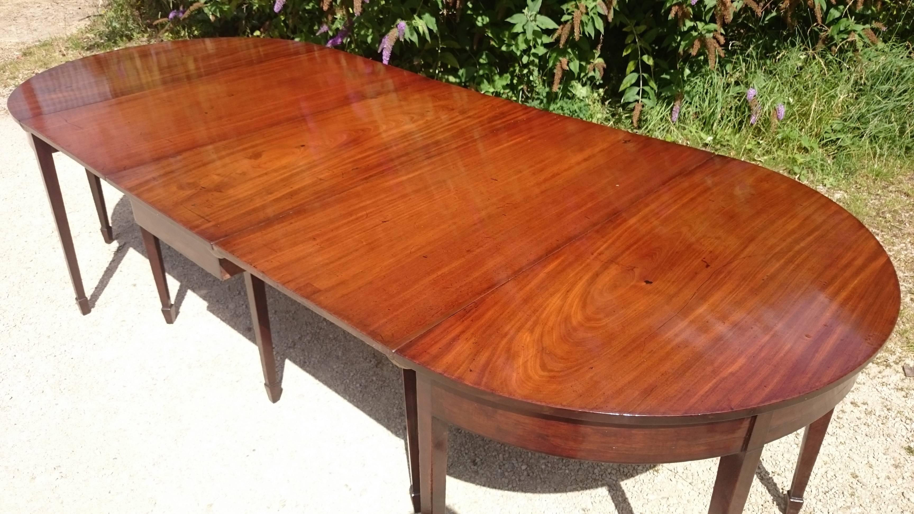 18th Century Antique Mahogany Dining Table In Excellent Condition In Gloucestershire, GB