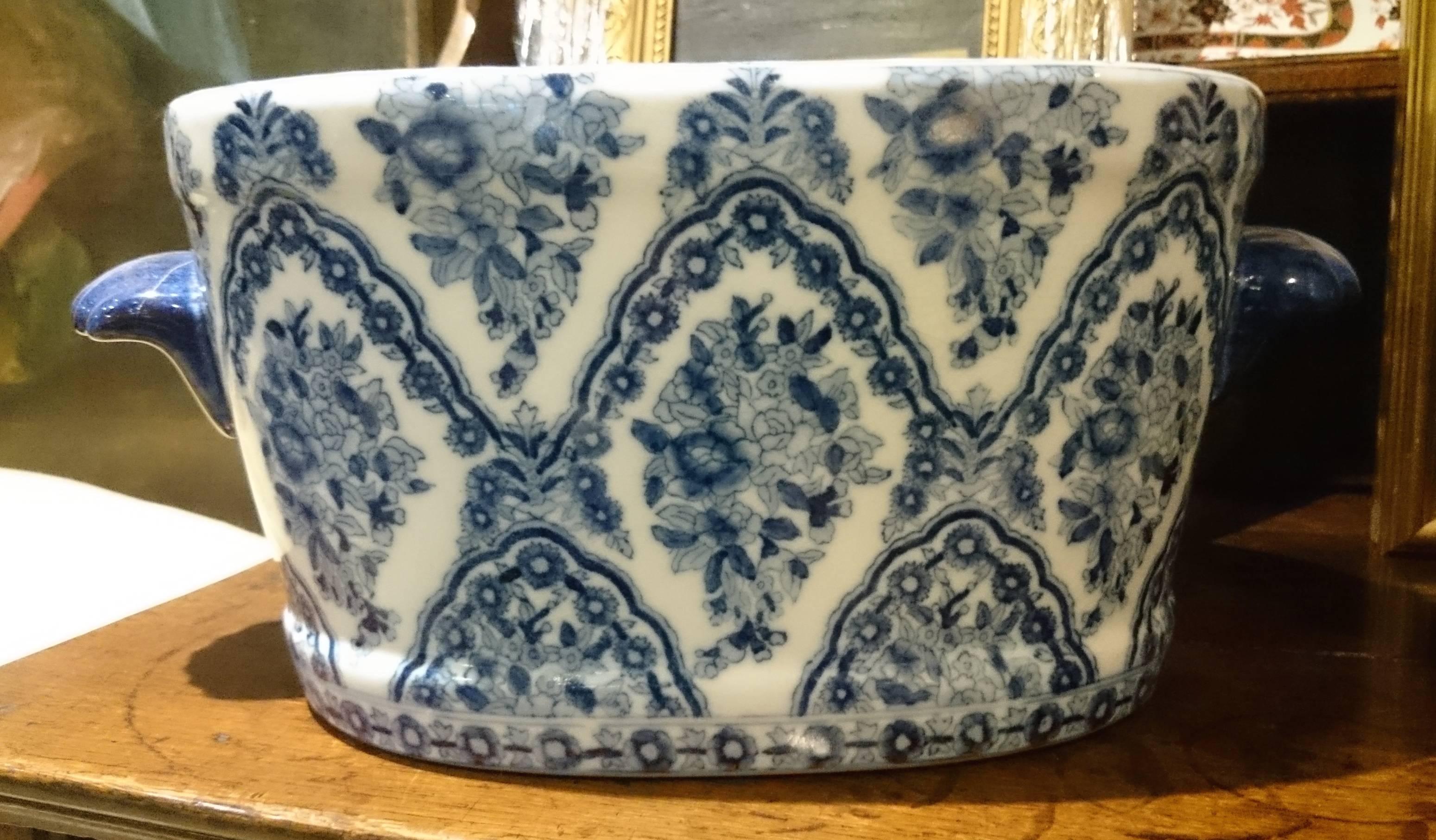 Good size early 19th century Chinese export porcelain punch bowl or wash bowl. This bowl is of course handmade, interestingly it has transfer printed exterior design with hand painted interior decoration with fun images of fish and other underwater