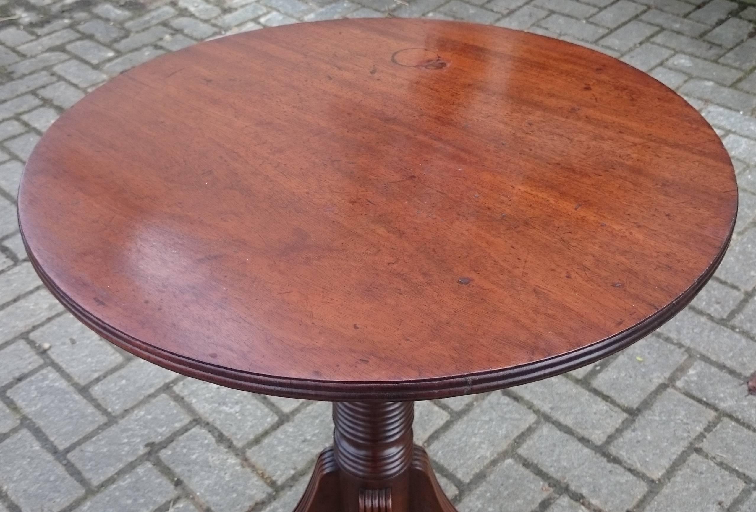 Antique George III Period Mahogany Four-Leg Wine Table Lamp Table Tea Table In Good Condition In Gloucestershire, GB