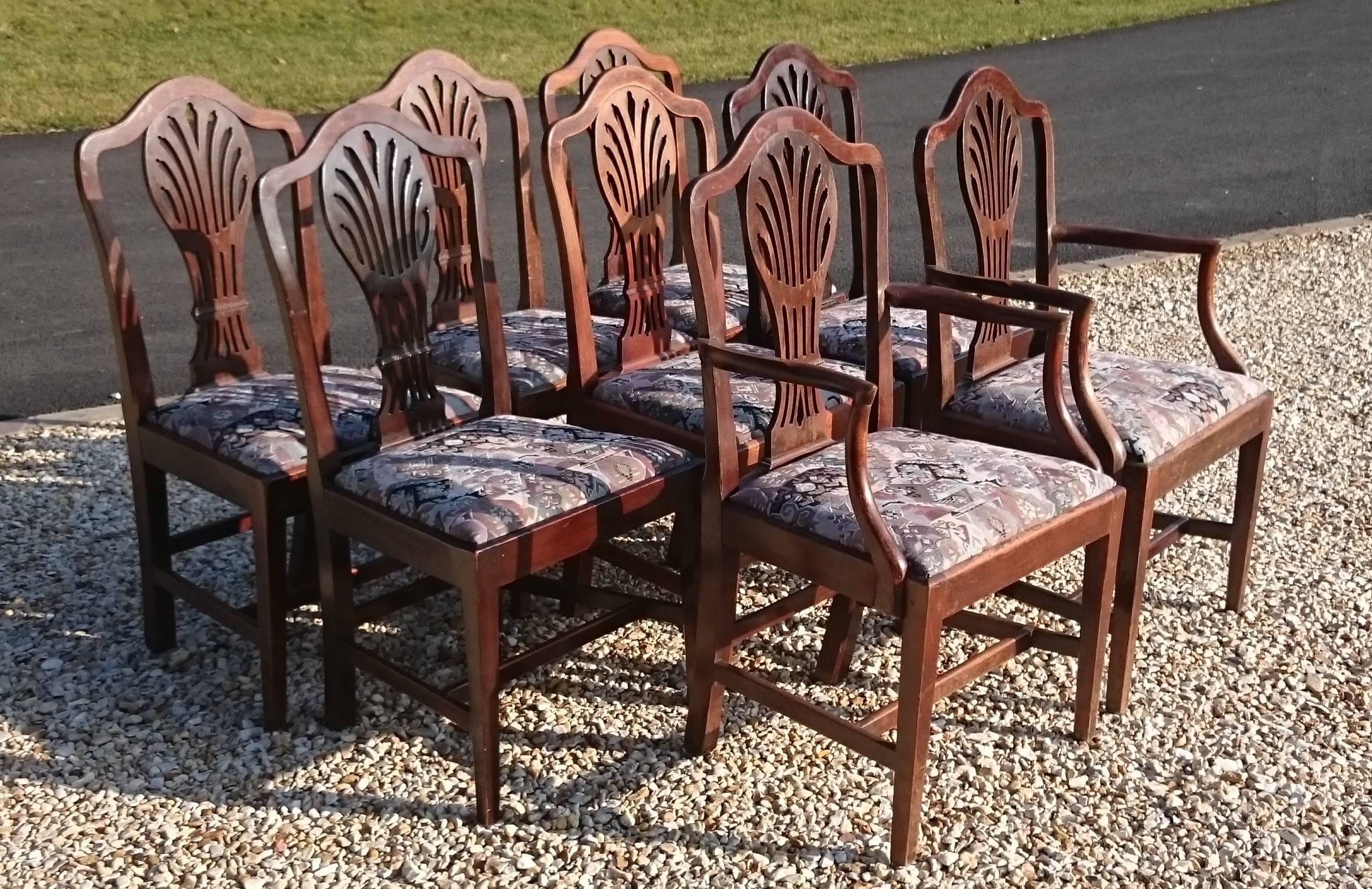 18th Century George III Mahogany Set of Eight Dining Chairs In Excellent Condition In Gloucestershire, GB
