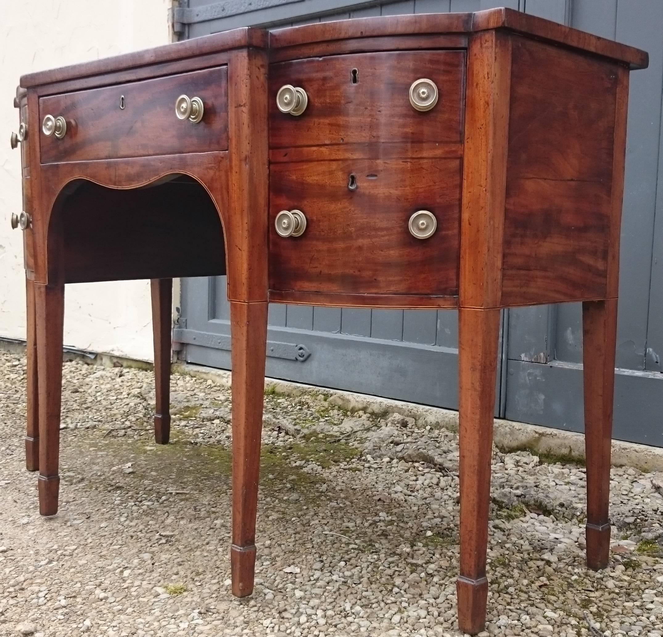 18th Century George III Period Mahogany Sideboard In Excellent Condition In Gloucestershire, GB