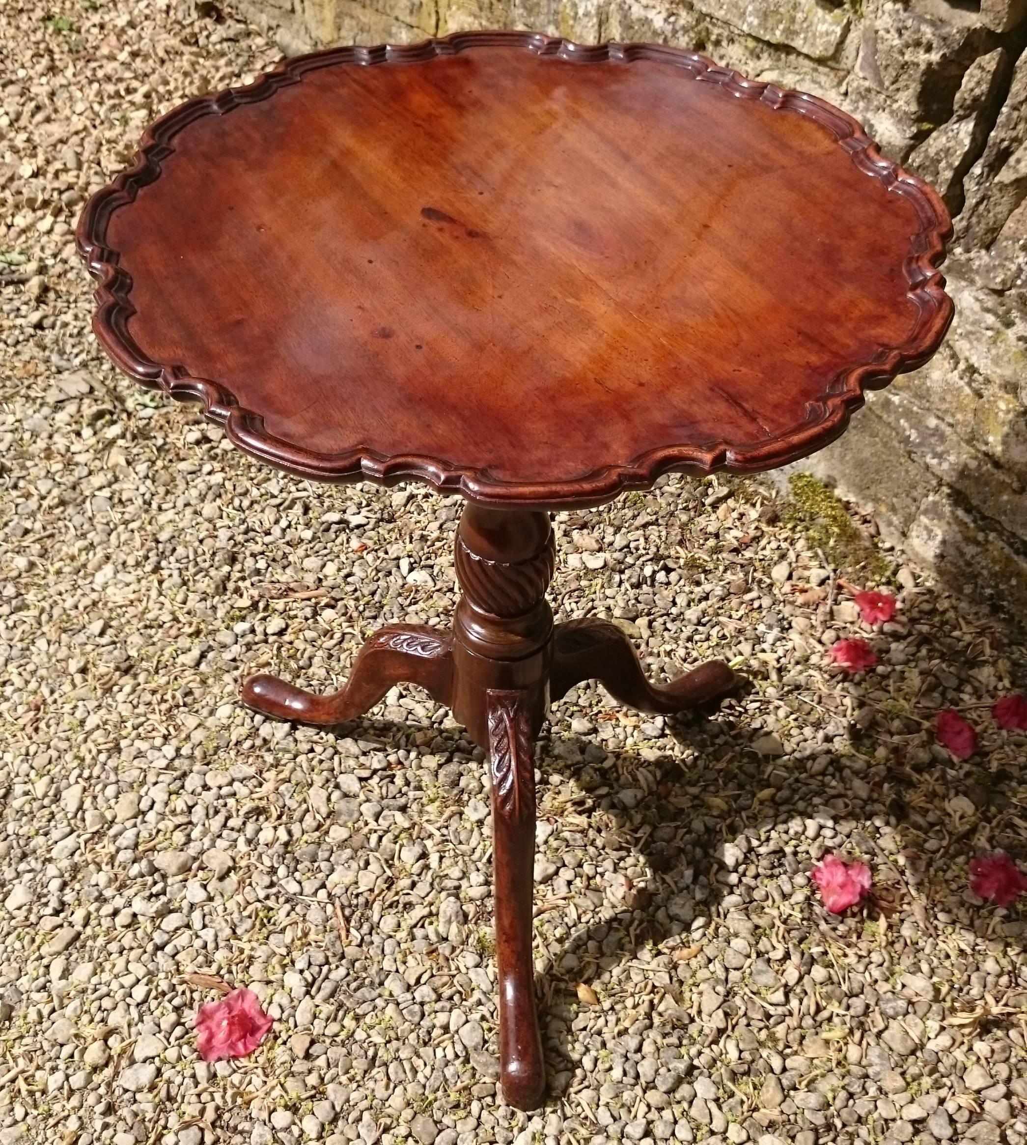 British Important 19th Century Victorian Mahogany Wine Table after Thomas Chippendale