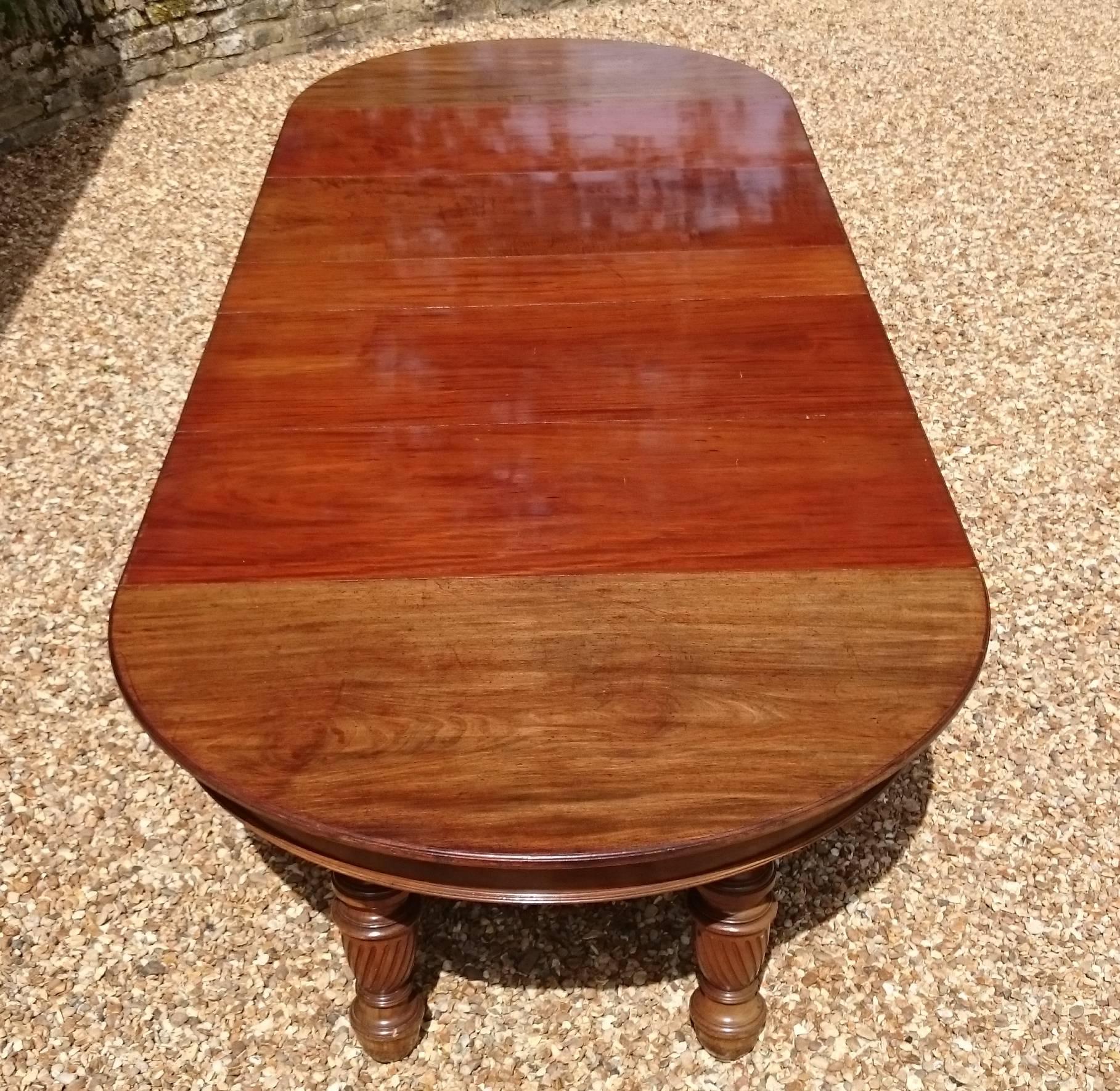 Victorian Large 19th Century Mahogany Extending Antique Dining Table For Sale