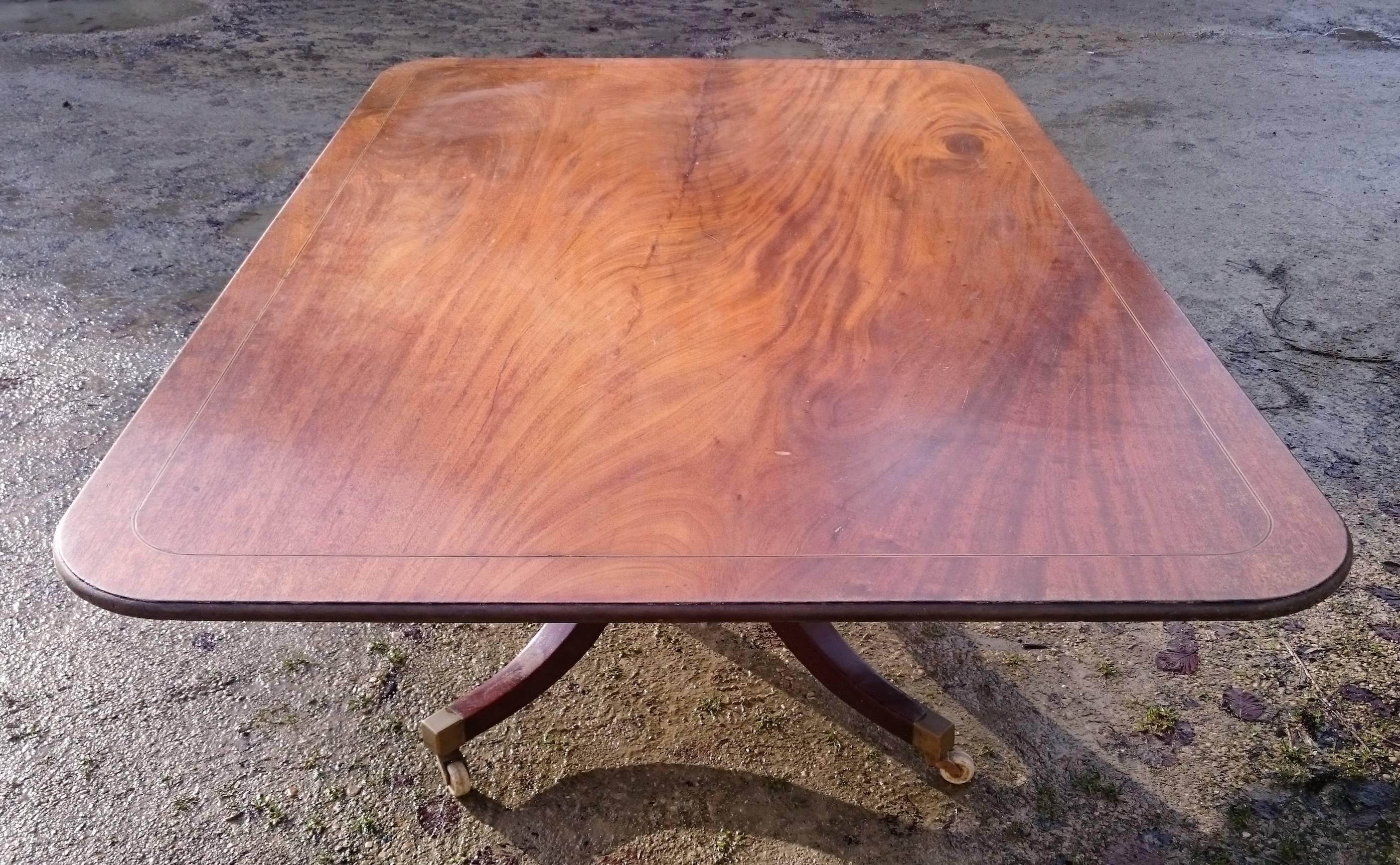 18th Century George III Period Mahogany Antique Breakfast Table For Sale 2