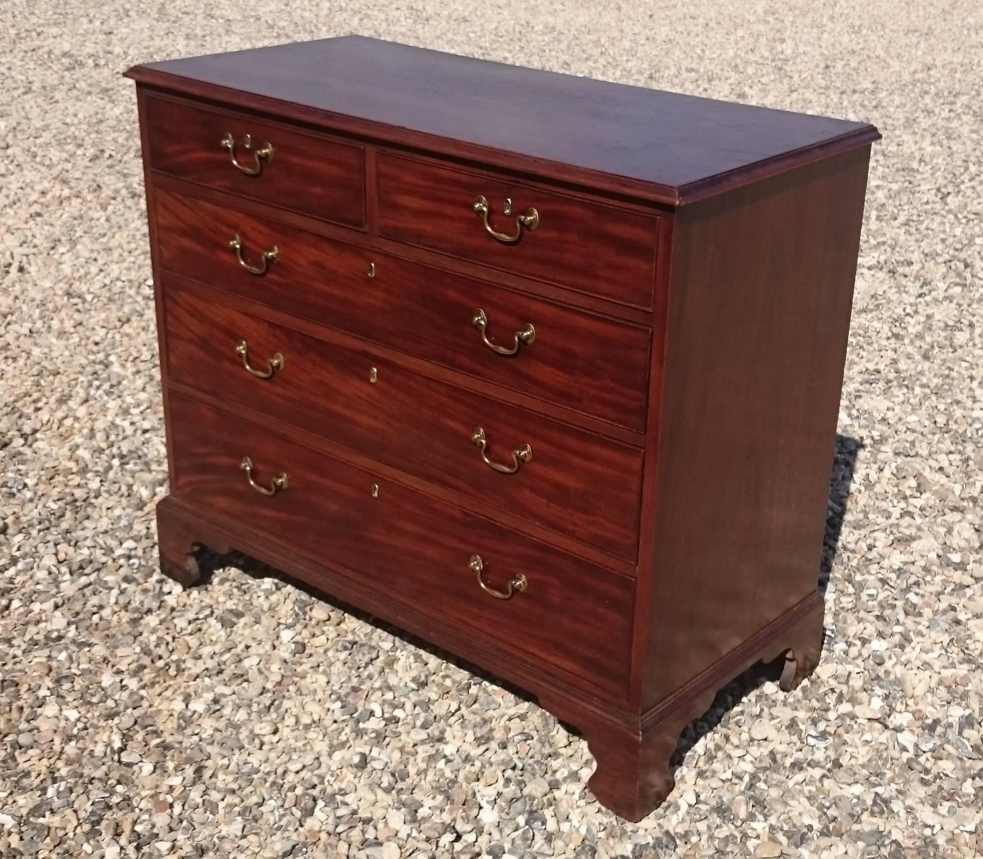 Antique Chest of Drawers Cuban Mahogany In Good Condition For Sale In Gloucestershire, GB