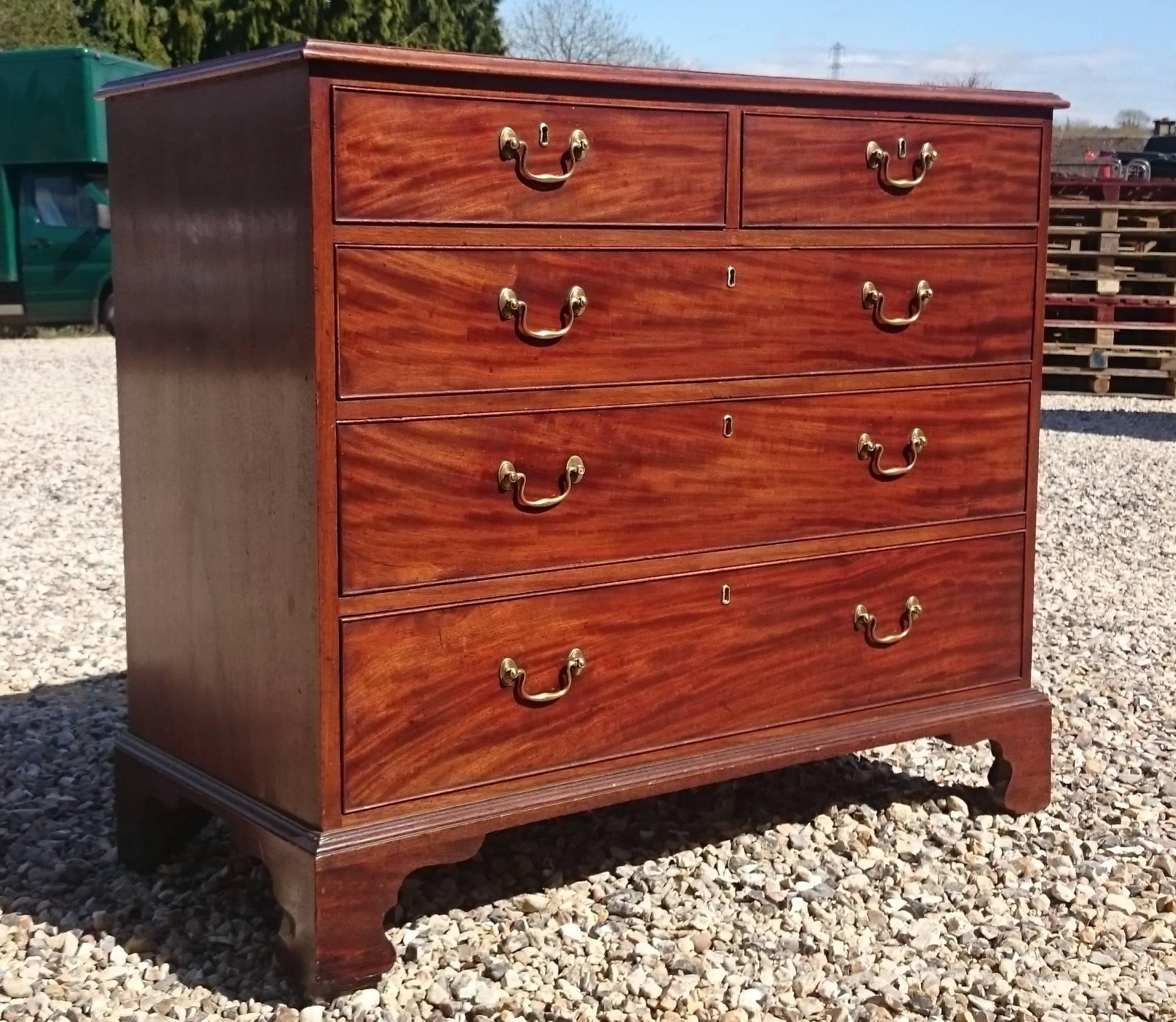 Antique Chest of Drawers Cuban Mahogany For Sale 1