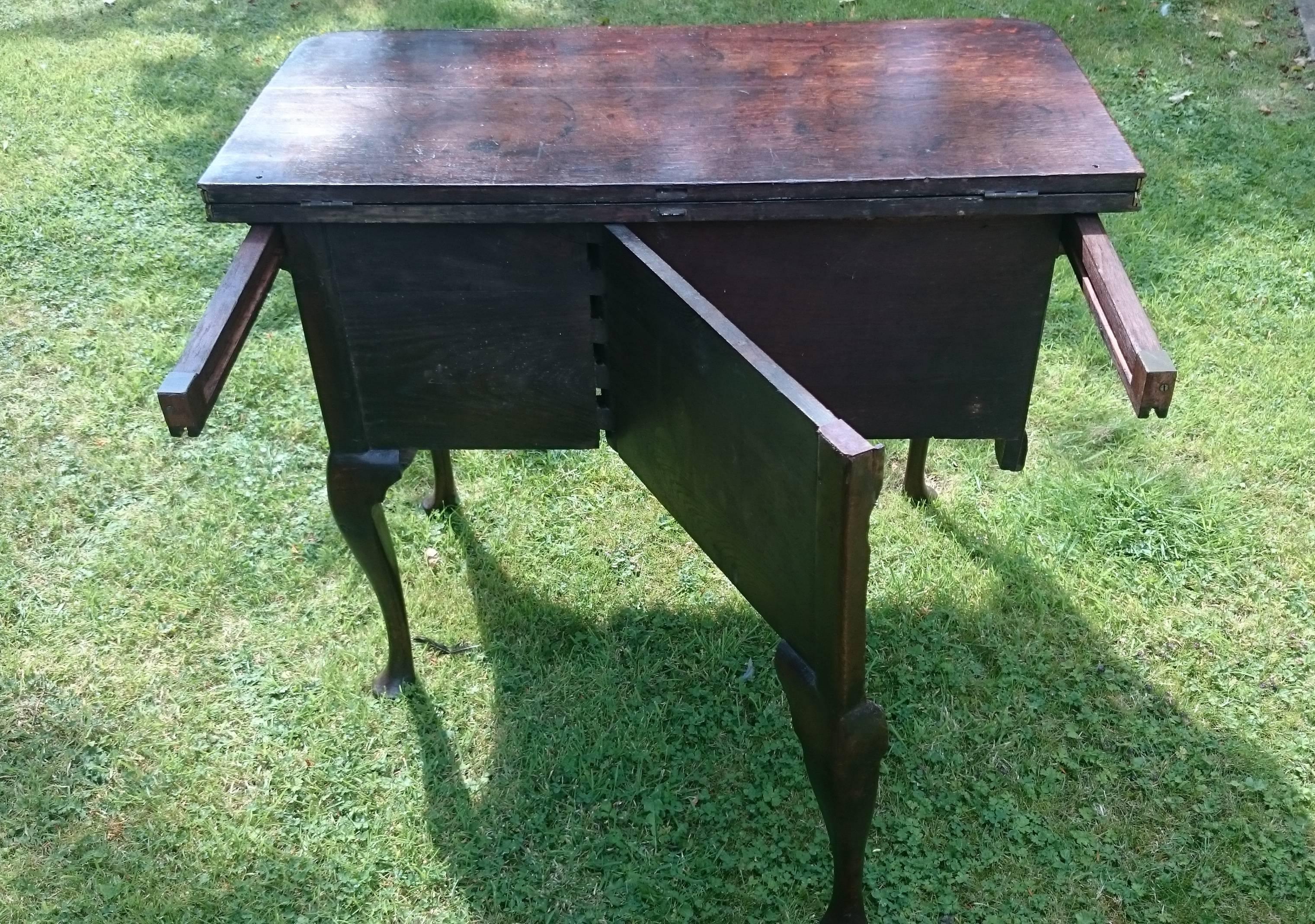 George II Mid-18th Century Oak Side Table/Tea Table For Sale 3