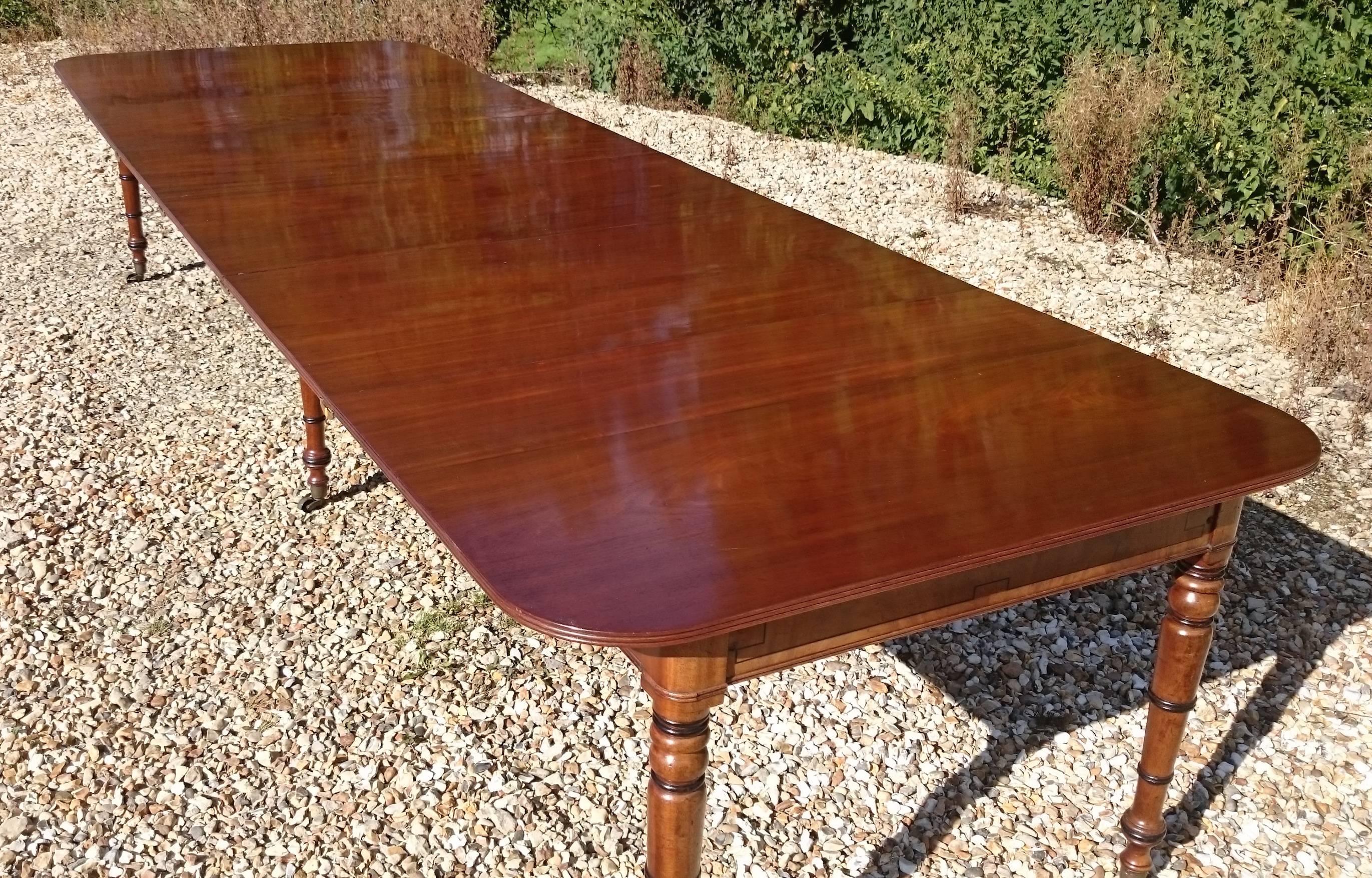 George III Period Mahogany Antique Dining Table 2