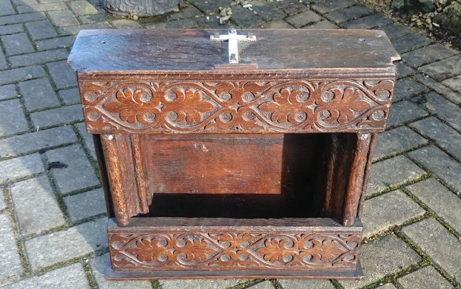 Early Oak Antique Reliquary Box For Sale at 1stdibs