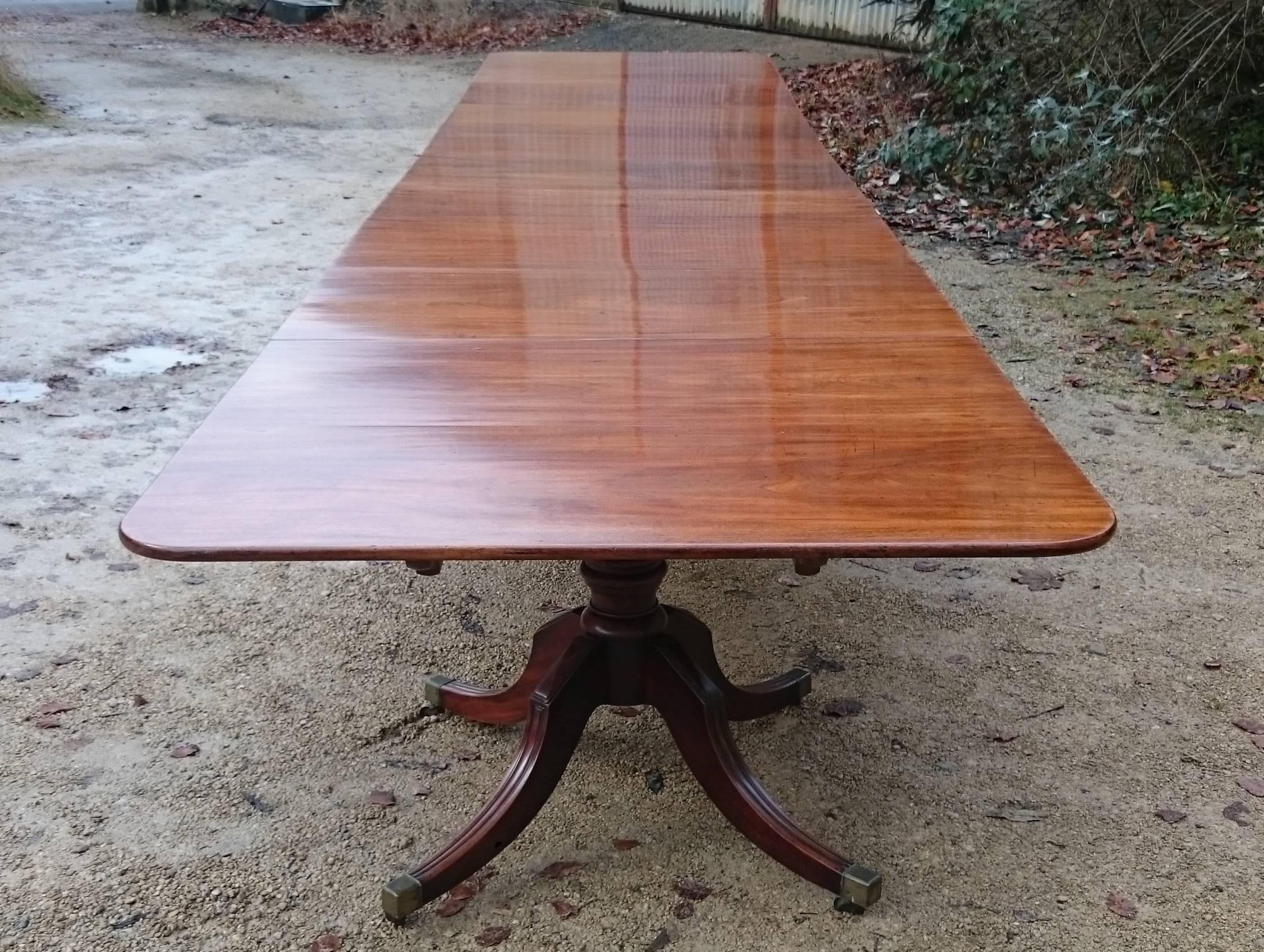 Large Early 19th Century George III Mahogany Three Pedestal Dining Table 2