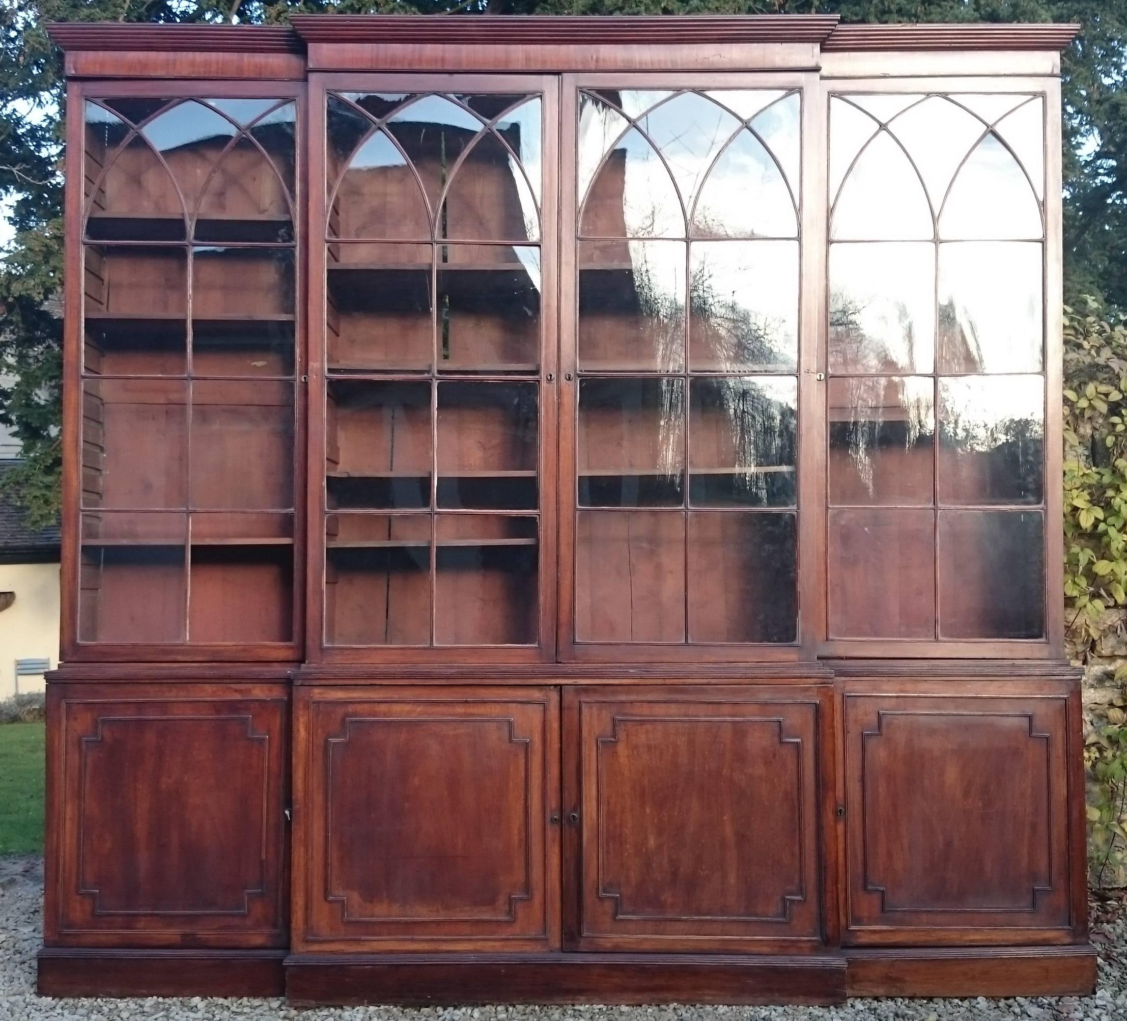 British Large and Fine 18th Century George III Period Mahogany Breakfront Bookcase For Sale