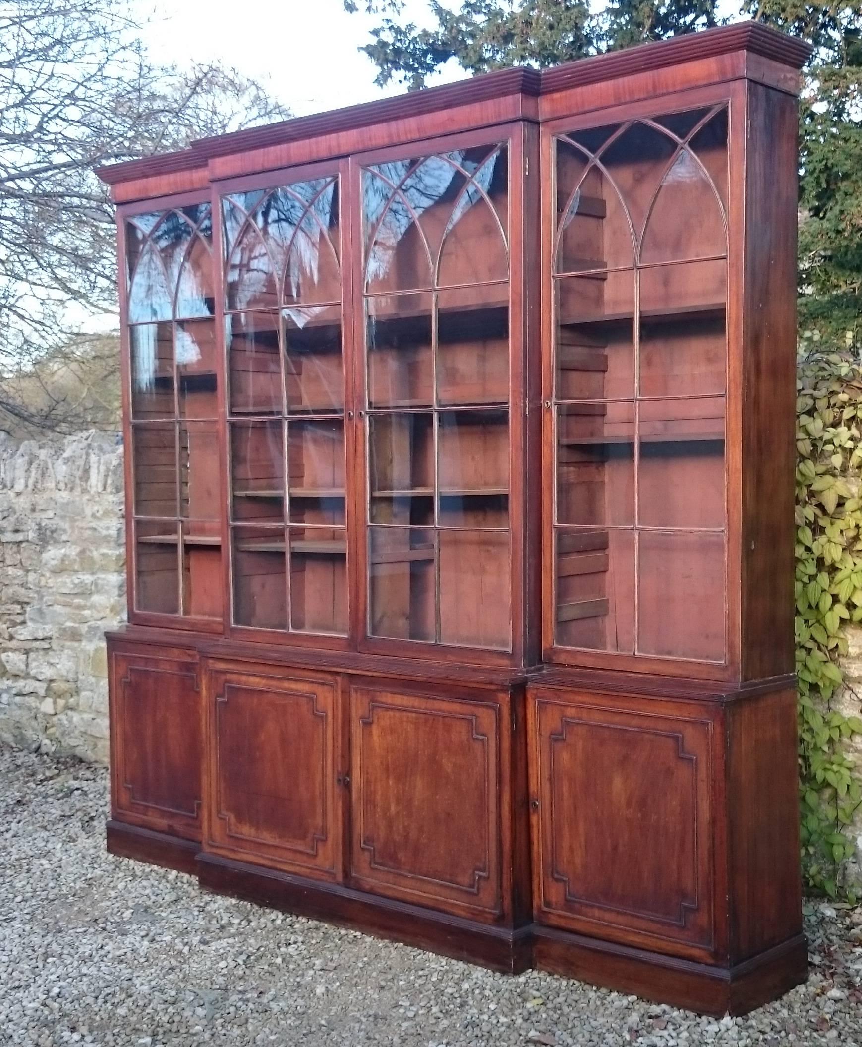 Large and Fine 18th Century George III Period Mahogany Breakfront Bookcase For Sale 2