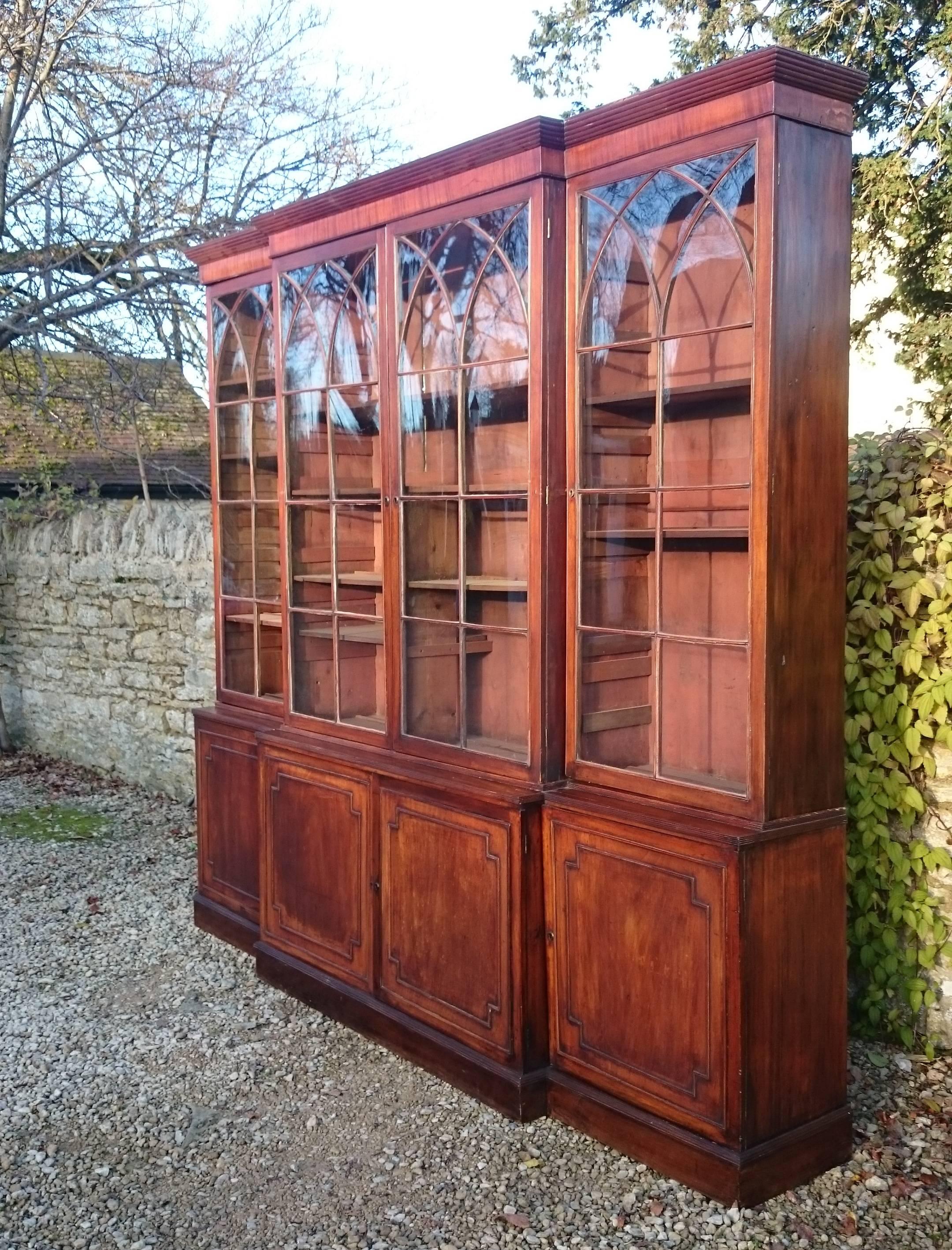 Large and Fine 18th Century George III Period Mahogany Breakfront Bookcase For Sale 4