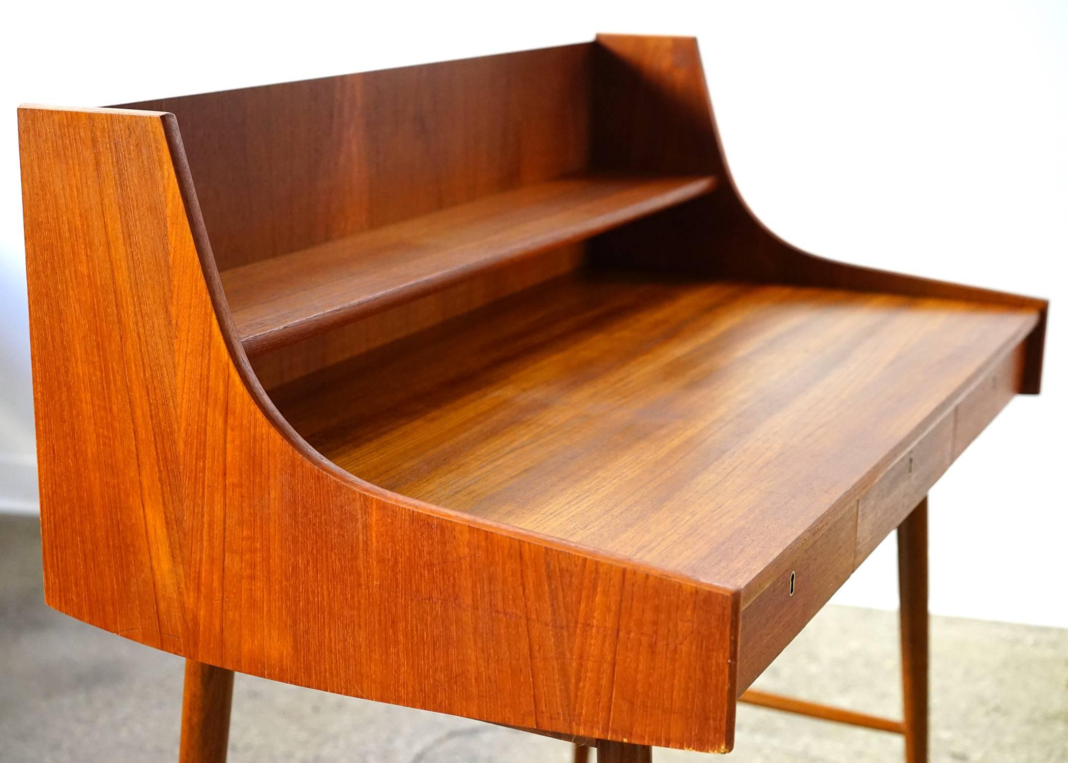 Norwegian Ola Desk by John Texmon