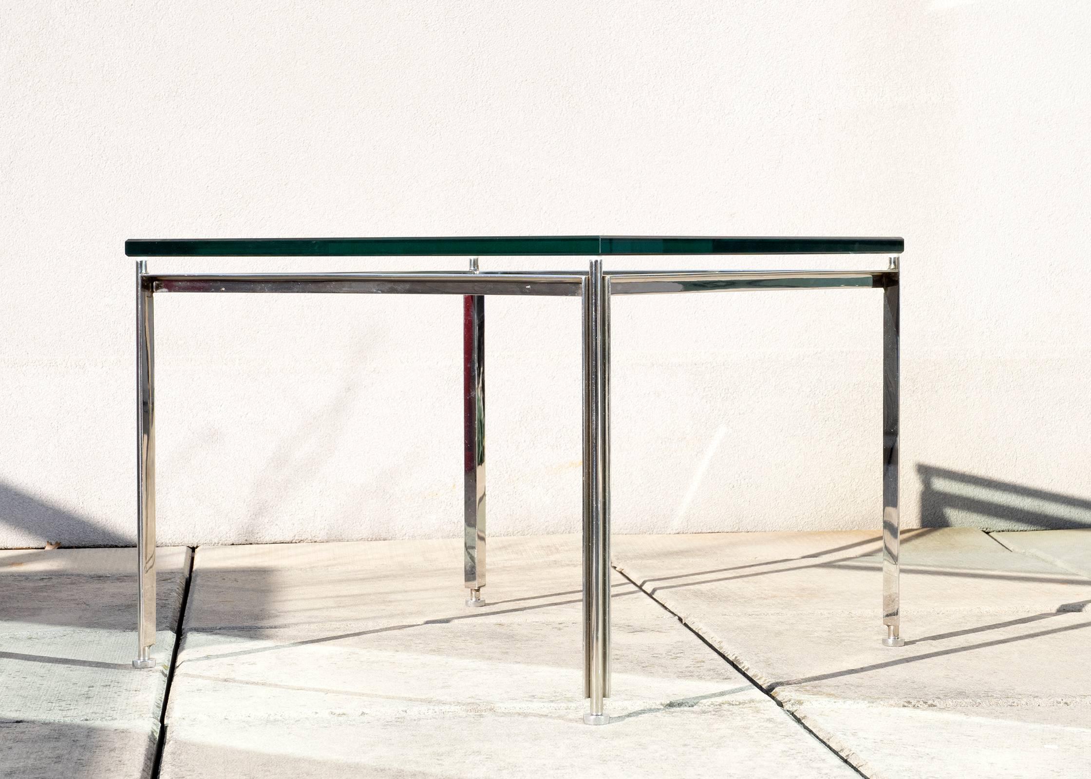 Ward Bennett Niedriger Tisch (Moderne) im Angebot