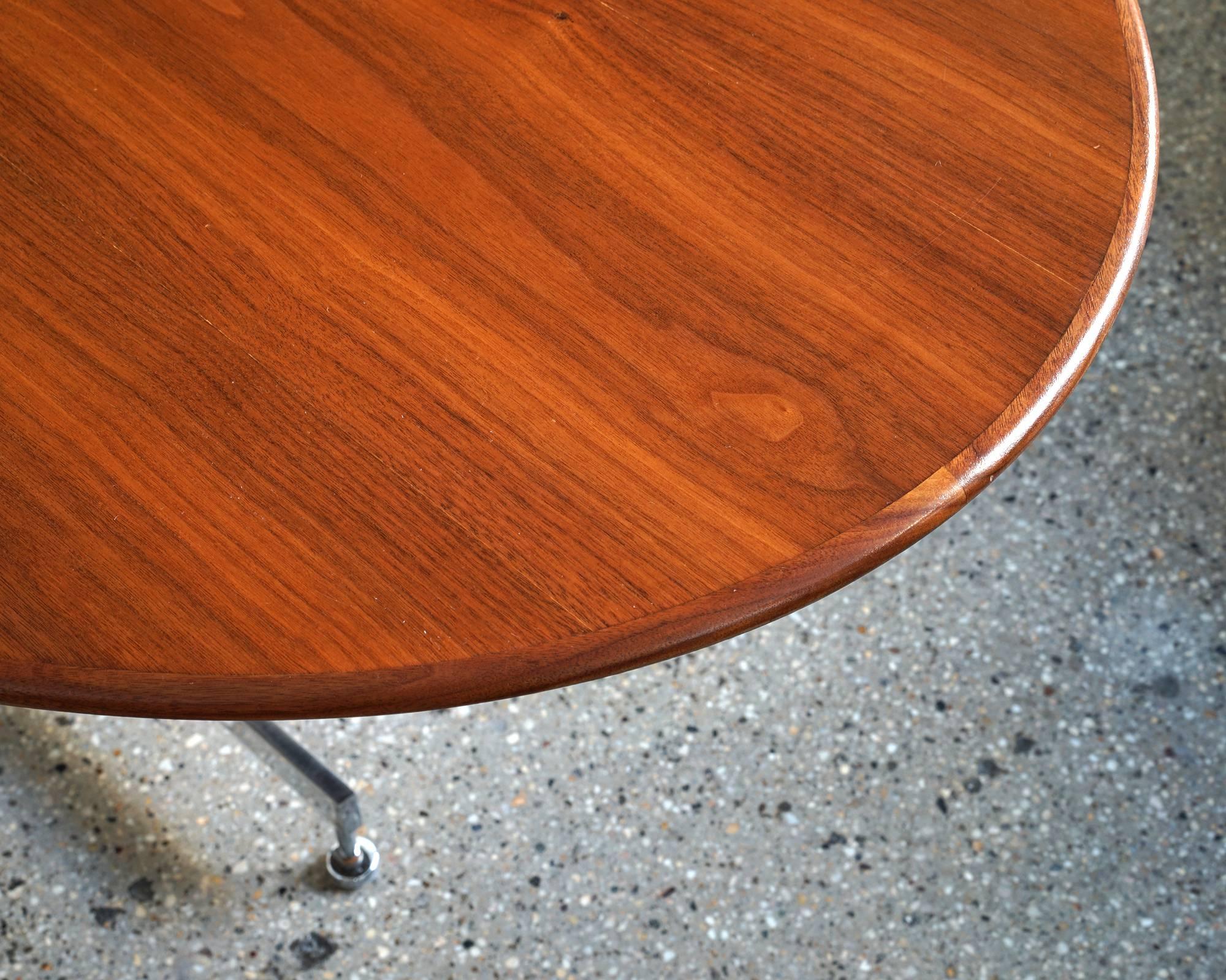 American Hugh Acton Oval Dining Table