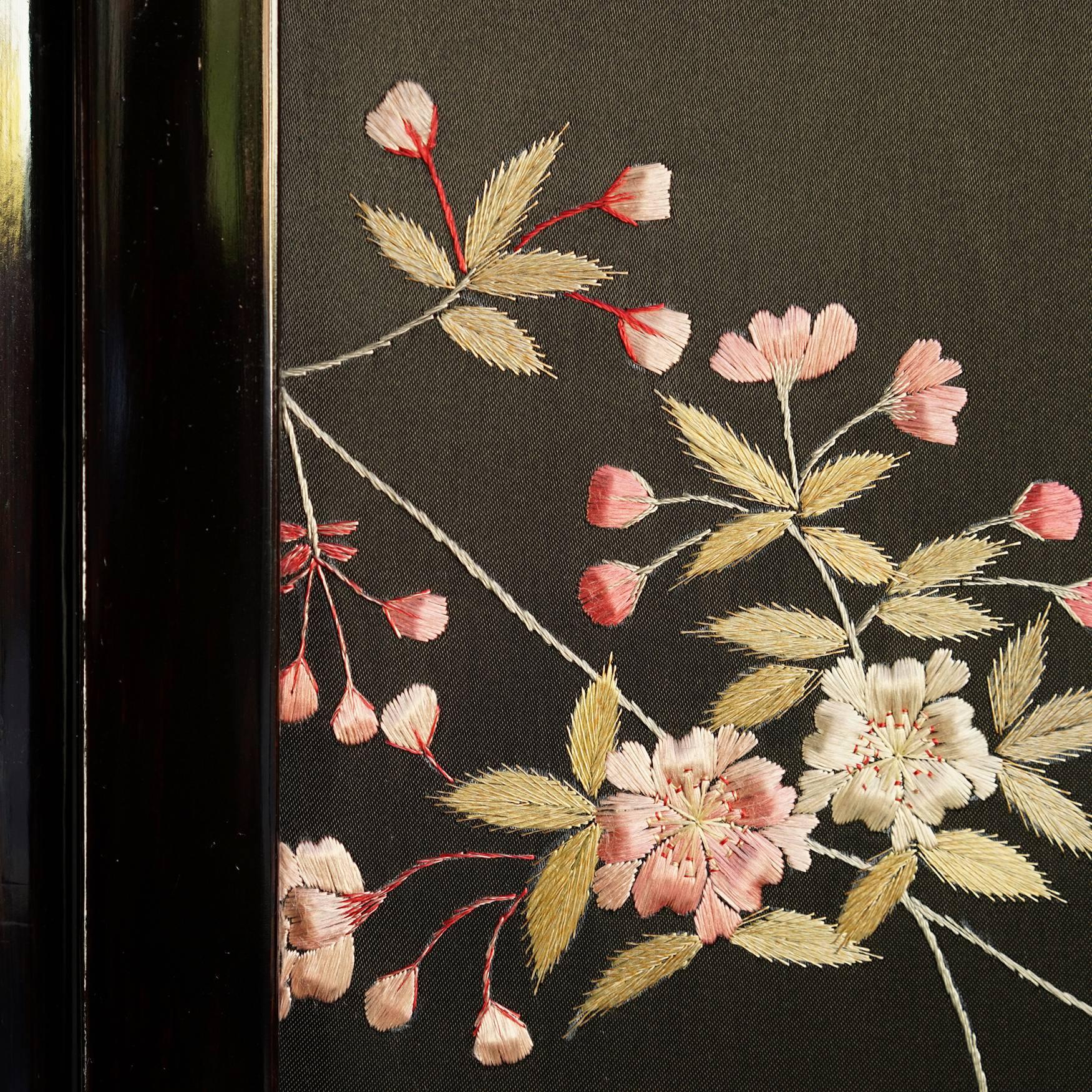 Japanese Embroidered Screen In Good Condition In Brooklyn, NY