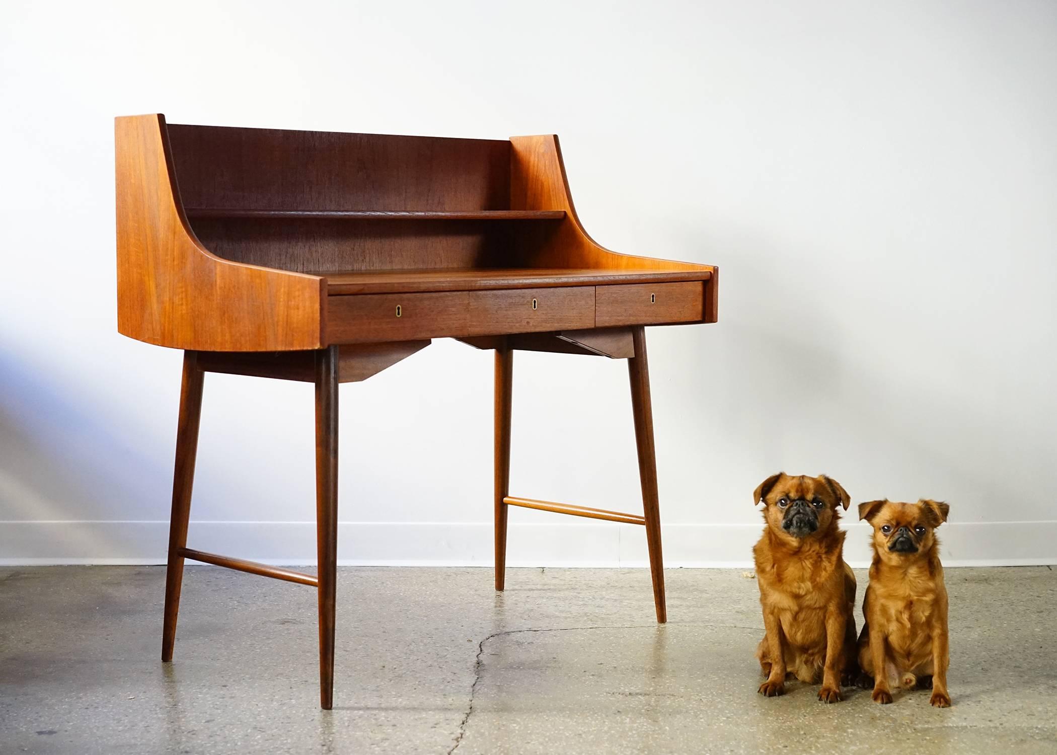 Ola Desk by John Texmon 3