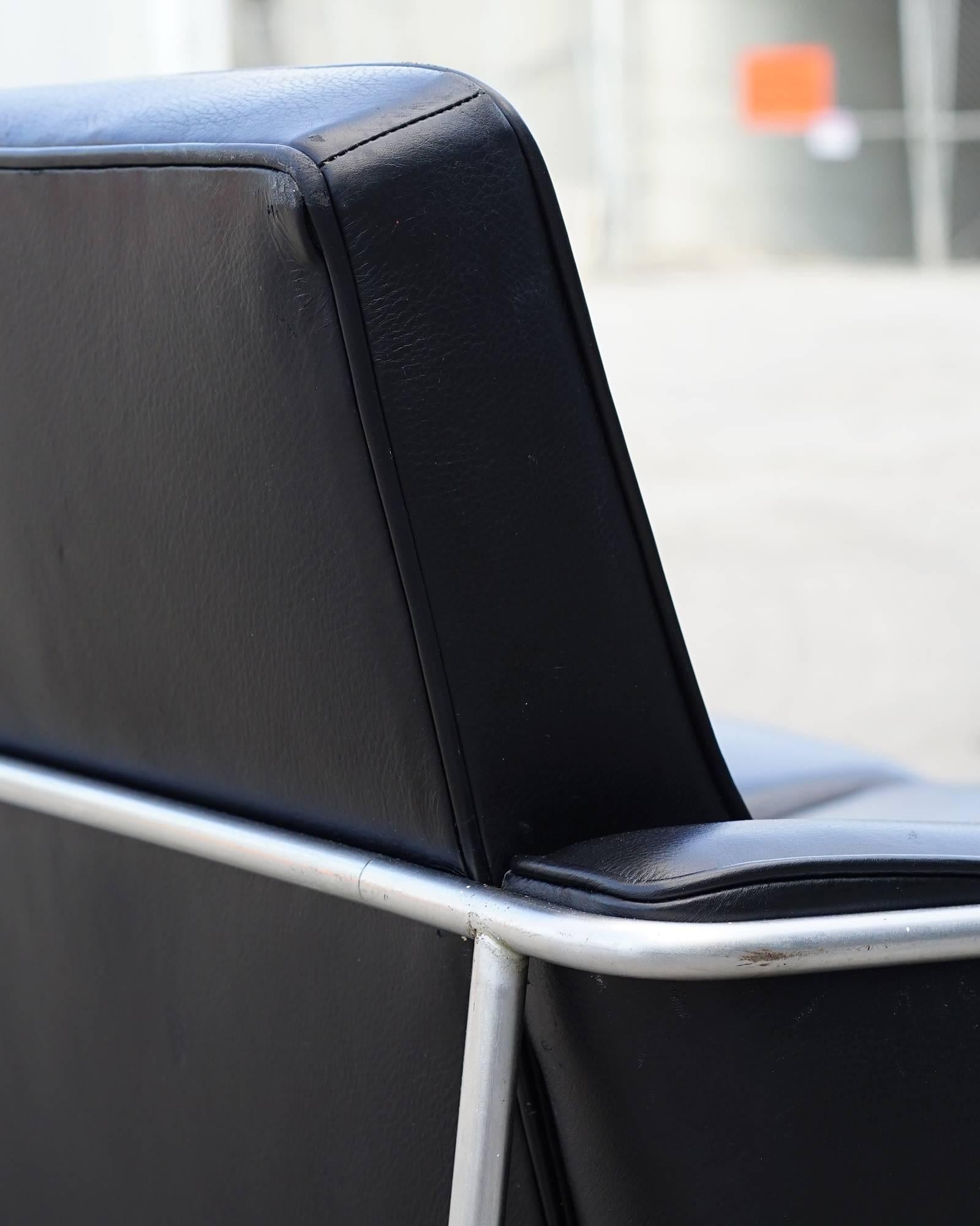 Danish Arne Jacobsen 3300/2 Airport Sofa