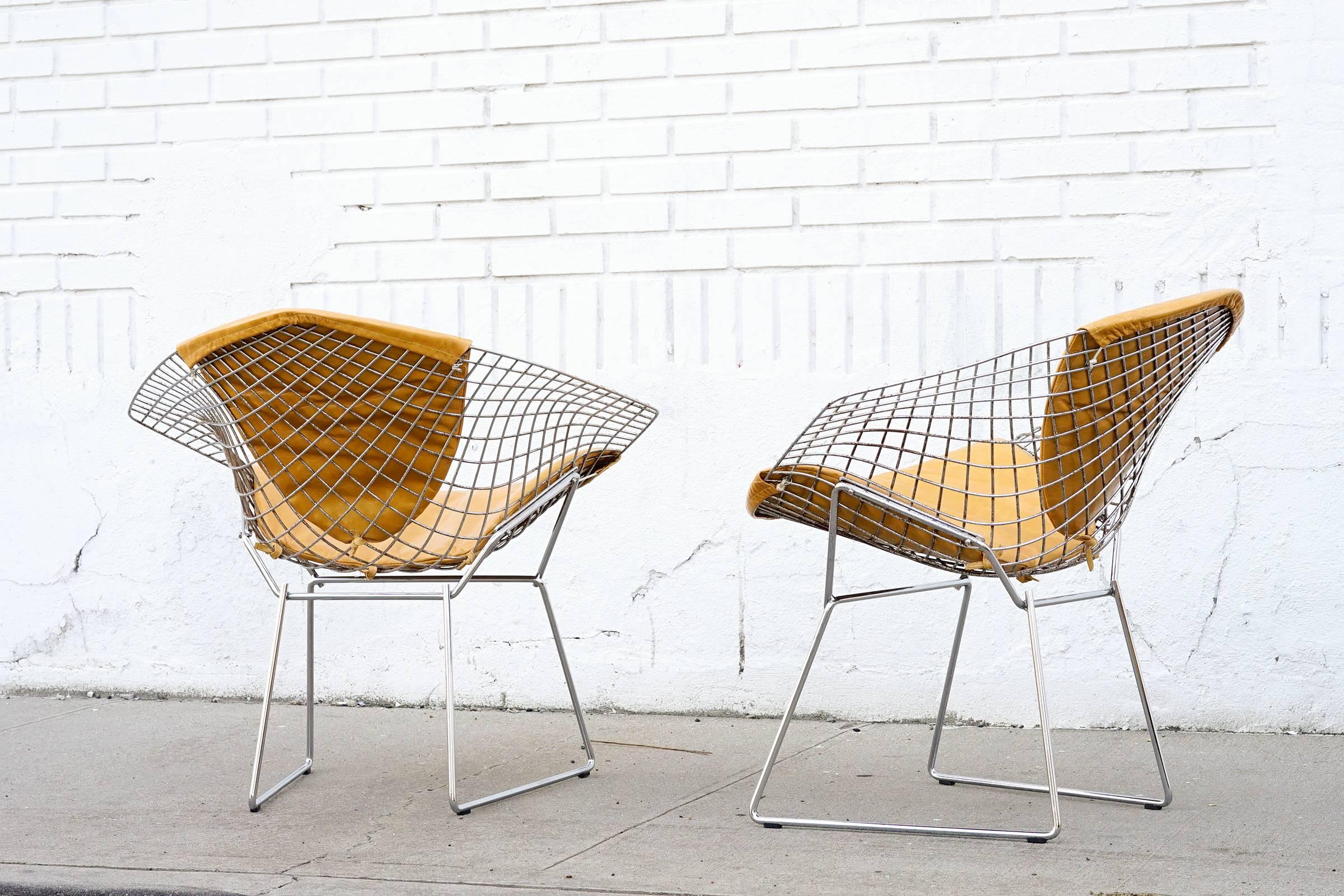 Early Knoll production with custom Napa leather bikini cushions.