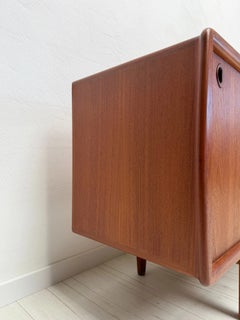 Aparador grande de teca de diseño danés vintage de los años 60, de H.P. Hansen