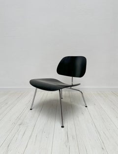 1970s Vintage Eames LCM Plywood Lounge Chair by Charles and Ray Eames for Vitra