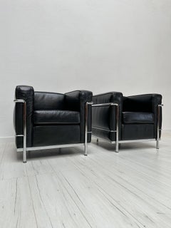 1990er Jahre: 2er-Set LC2-Ledersessel von Le Corbusier und Charlotte Perriand