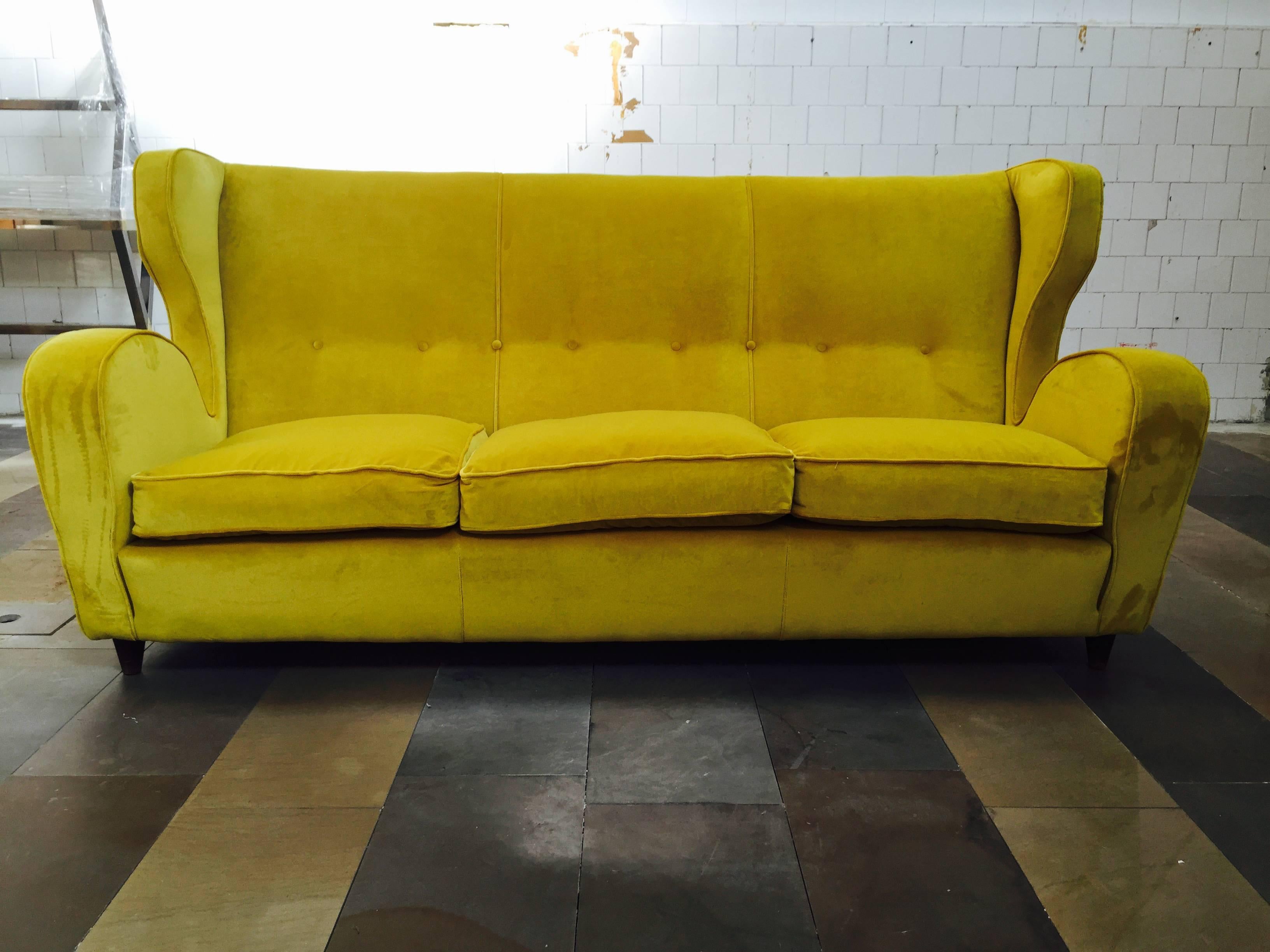 3-Seat Sofa, Design Nino Zoncada, 1949 Yellow Velvet In Excellent Condition For Sale In Verona, IT