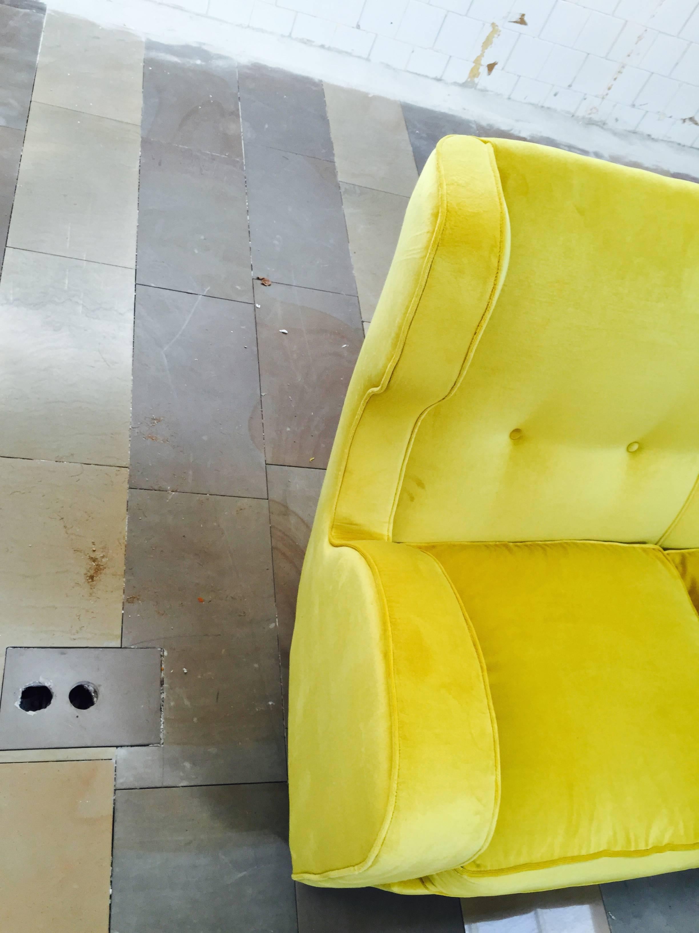 Mid-20th Century 3-Seat Sofa, Design Nino Zoncada, 1949 Yellow Velvet For Sale