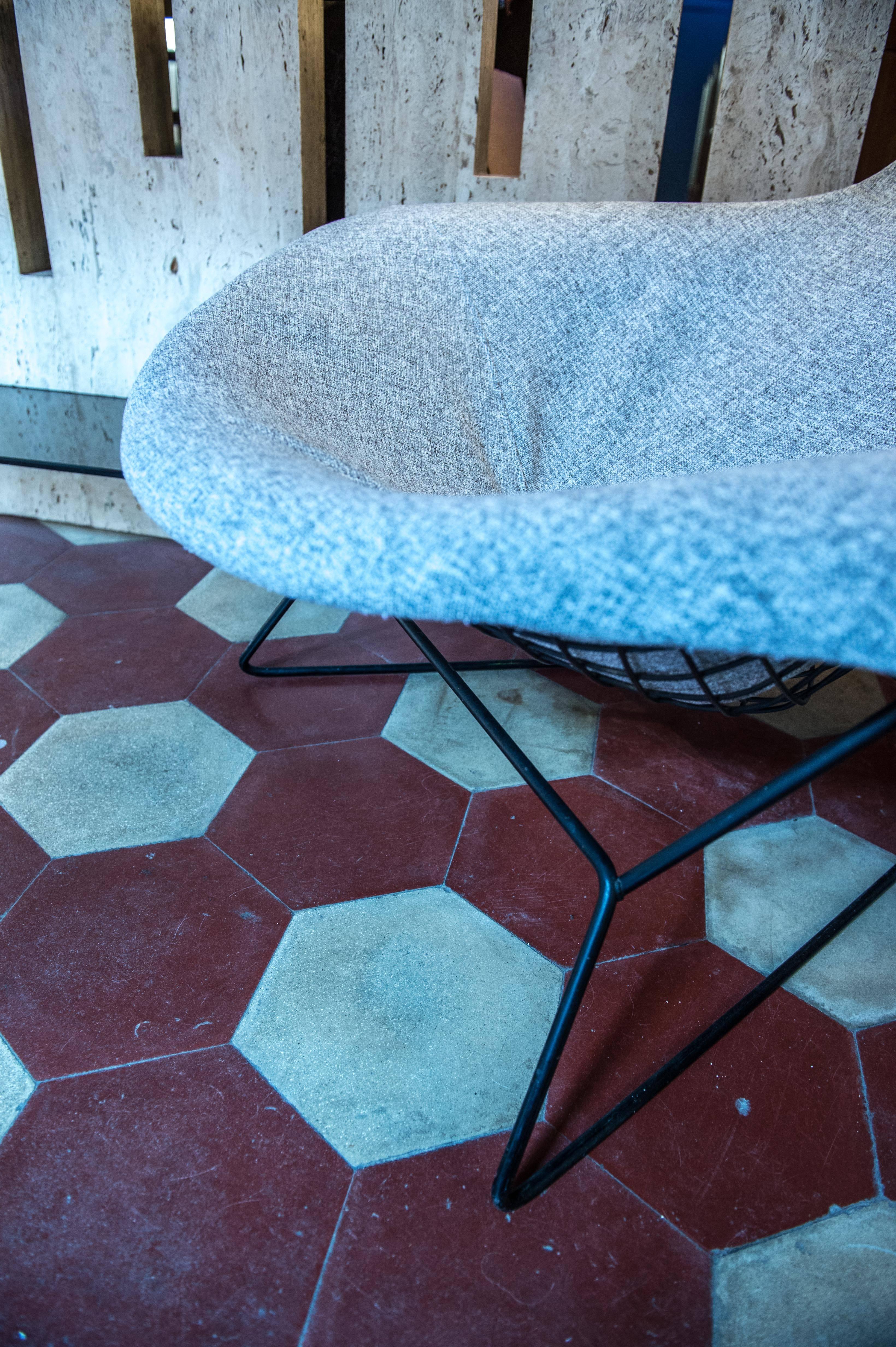 Bird Chair and Ottoman by Harry Bertoia for Knoll In Excellent Condition In Verona, IT