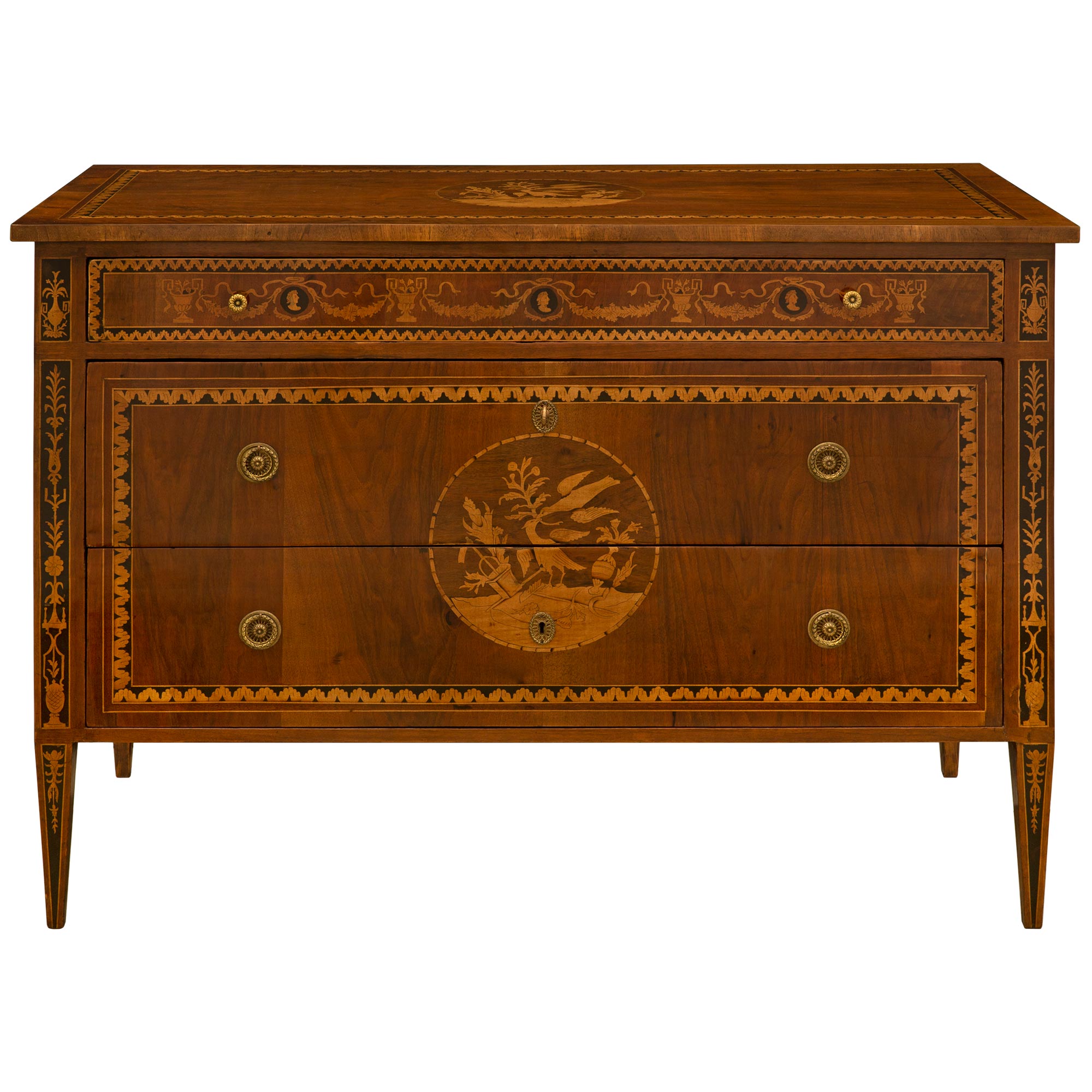 Commode italienne d'époque Louis XVI du 18ème siècle en noyer et marqueterie de tulipier