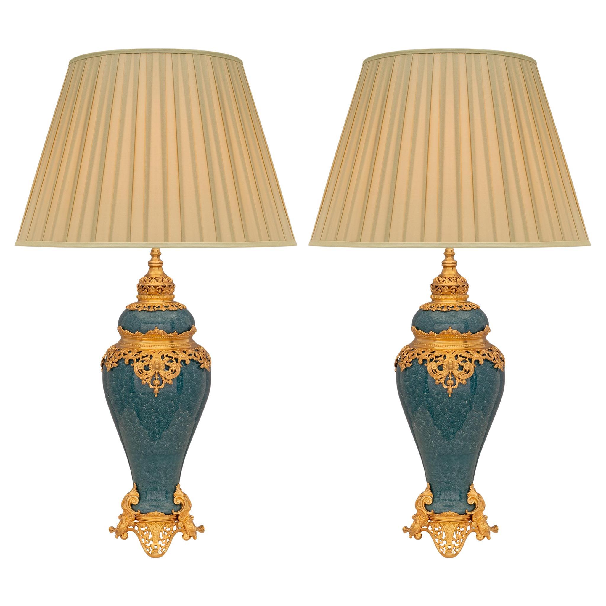 Coppia di lampade in stile Régence francesi e di collaborazione asiatica del XIX secolo
