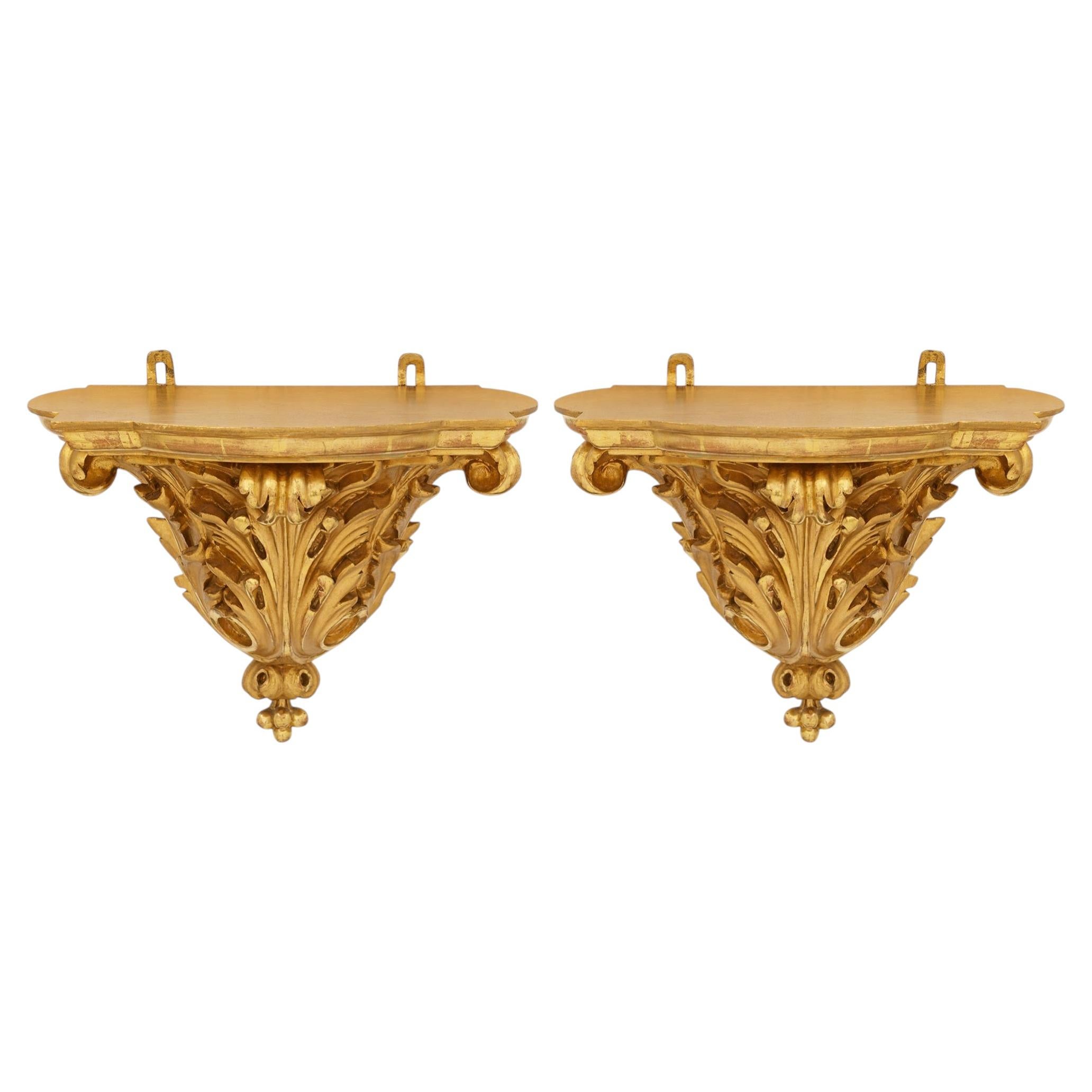 pair of Italian 19th century Baroque st. Giltwood wall brackets