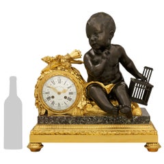 Un reloj francés de estilo Luis XVI, de bronce, ormolu y mármol, firmado por Henry Dasson