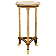 Table d'appoint française du XIXe siècle en acajou, bronze doré et marbre, signée Linke
