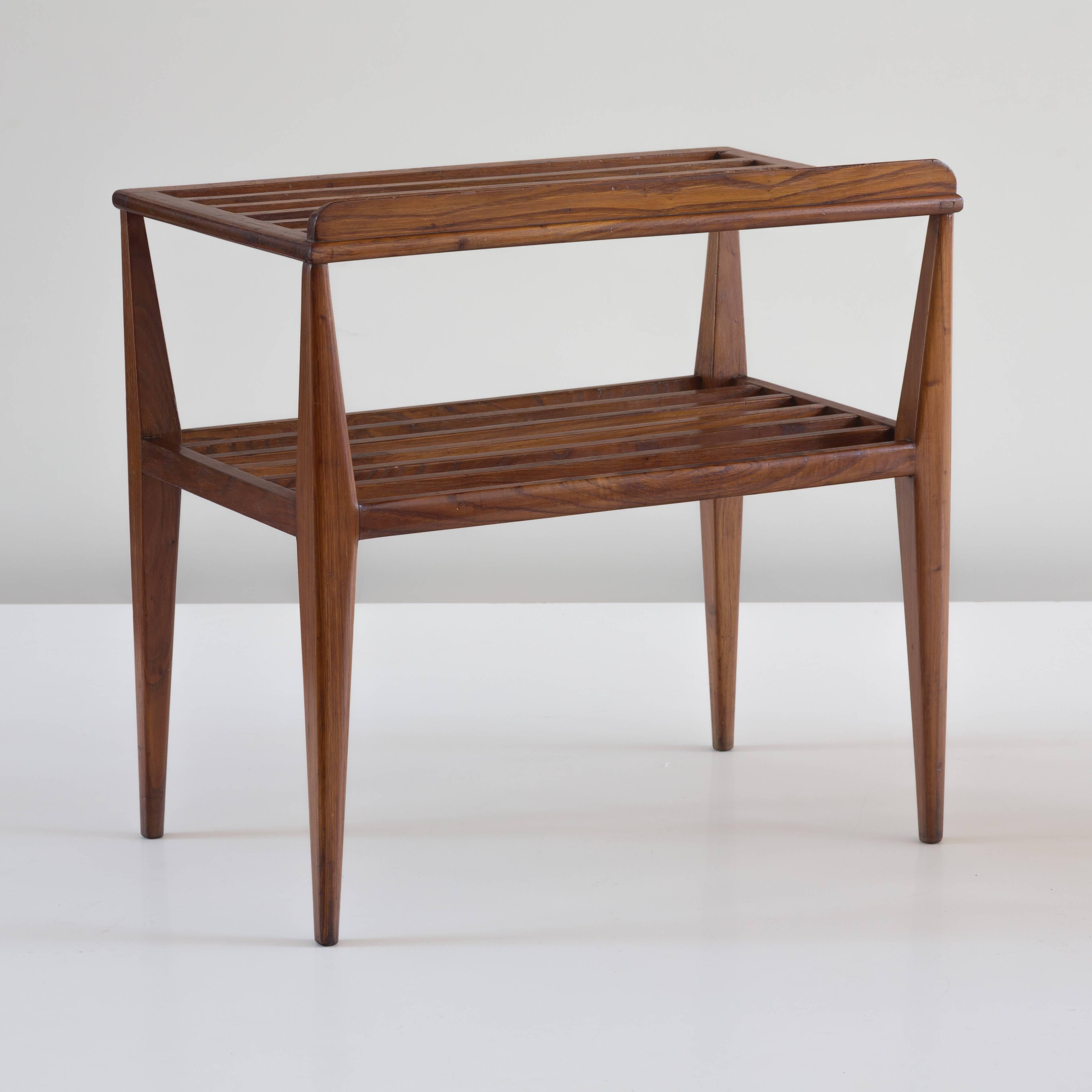 Pair of rare Gio Ponti walnut side tables, Night stands from Hotel Italy, 1952 In Good Condition In Rome, IT