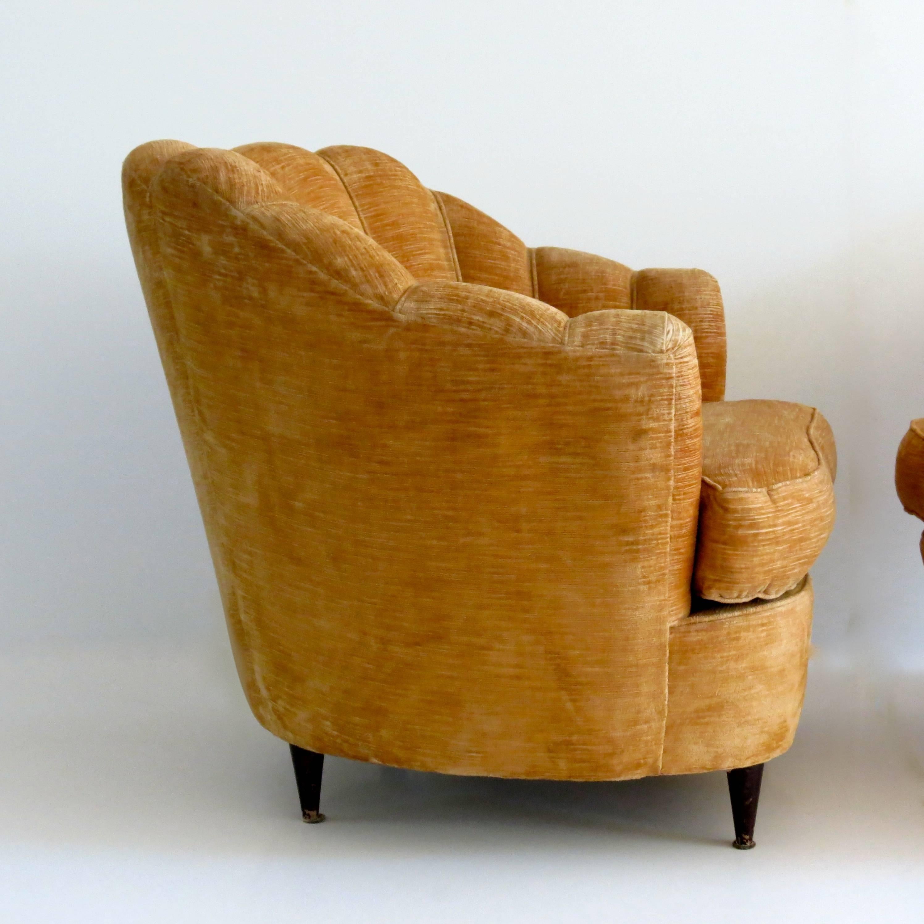 Italian Pair of Large Armchairs Attributed to Guglielmo Ulrich, 1950
