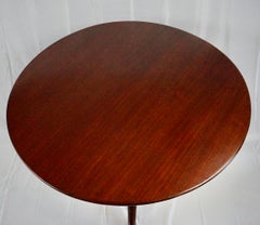 Runder Couchtisch von Paolo Buffa, Spieltisch, drei Beine, Nussbaum und Messing, 1950
